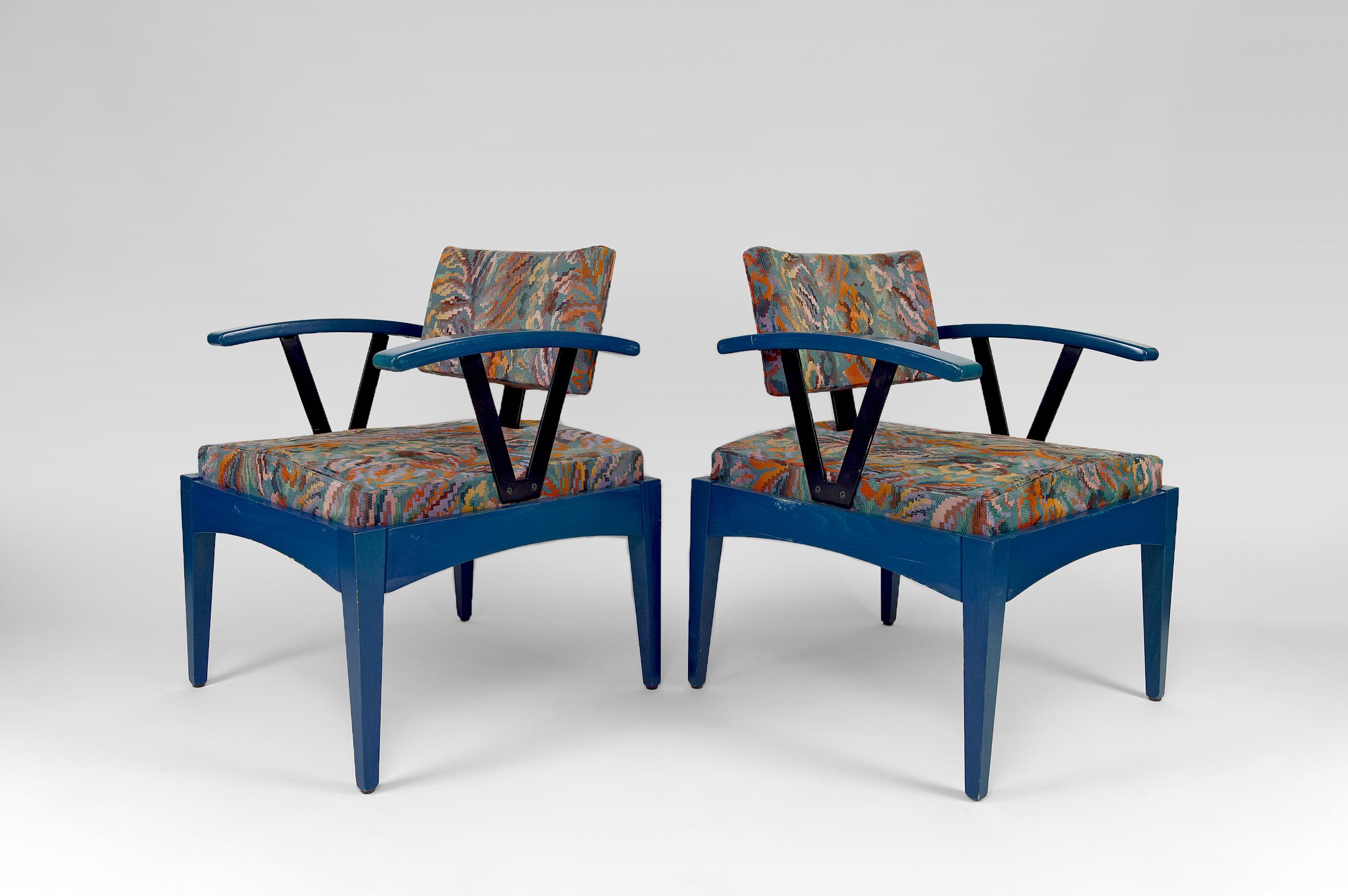 Late 20th Century Pair of modernist Baumann armchairs, France, 1970s/80s For Sale