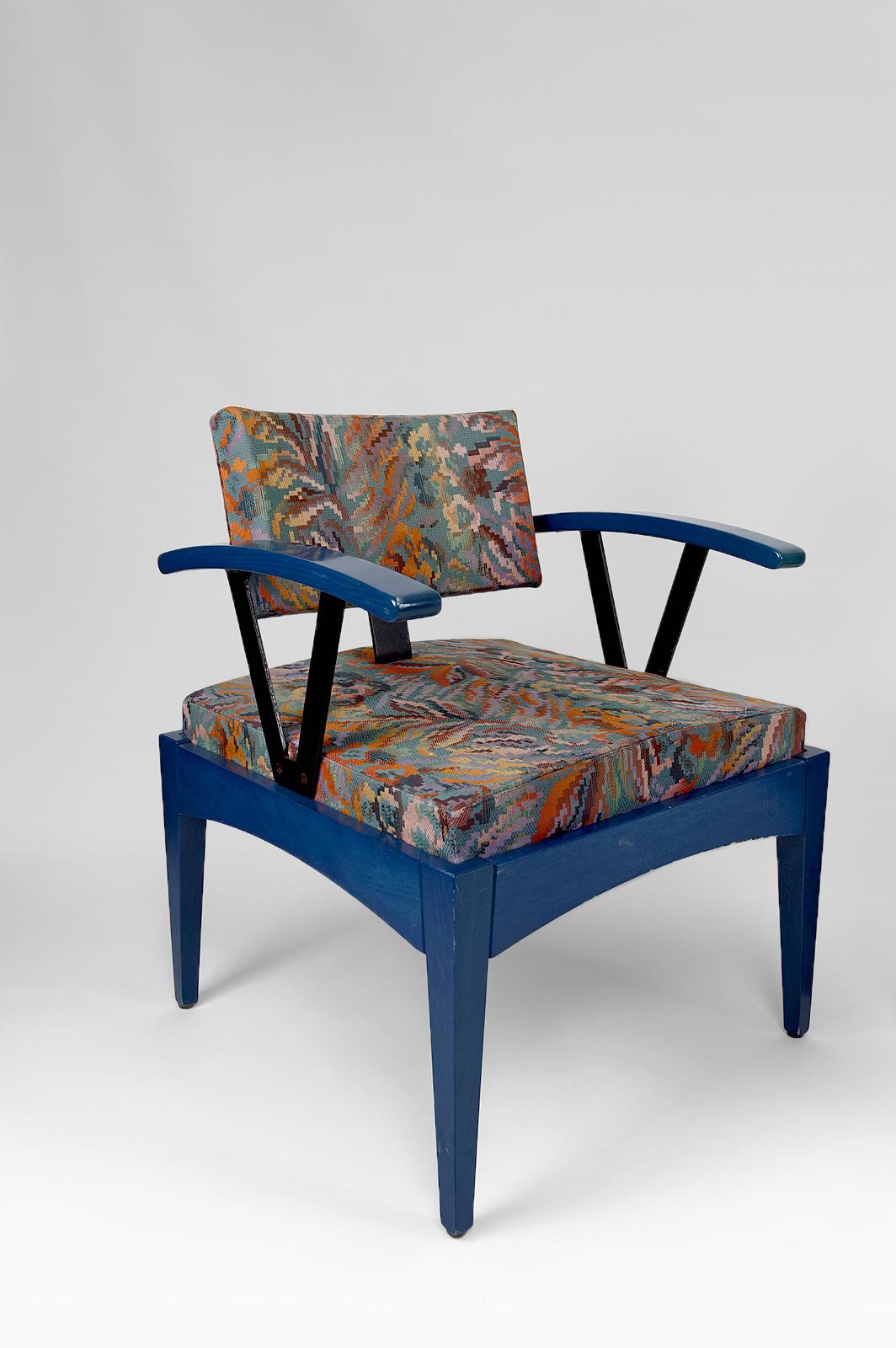 Pair of modernist Baumann armchairs, France, 1970s/80s For Sale 1