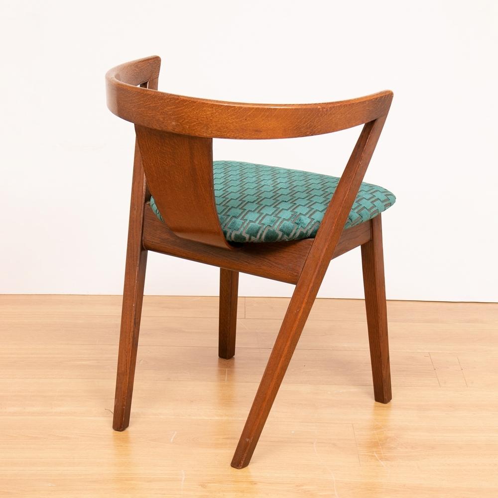 Pair of Modernist Bedroom Chairs, c.1940 In Excellent Condition For Sale In London, GB