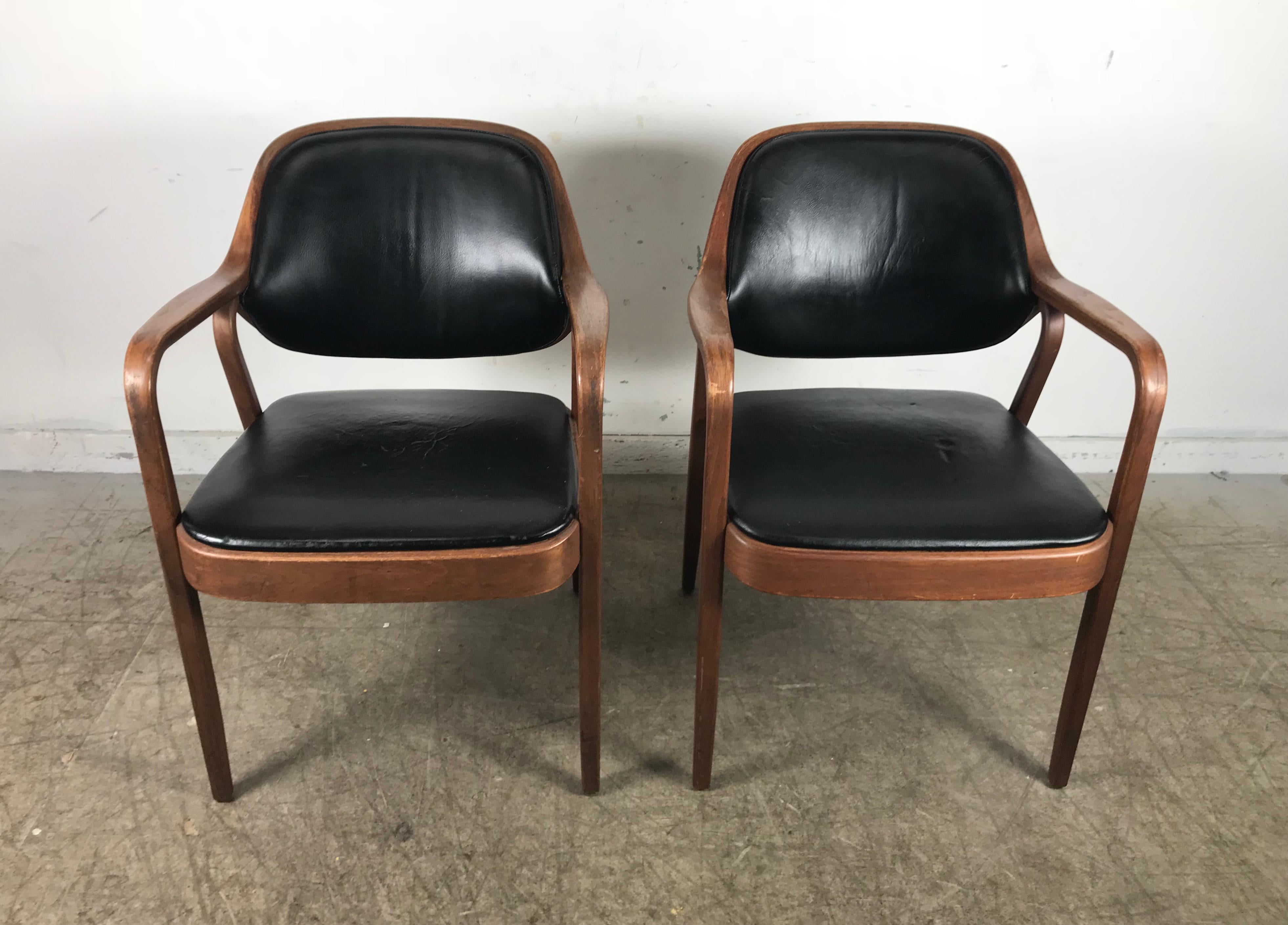 Pair of Modernist Bentwood Mahogany and Leather Chairs by Don Pettit for Knoll 8