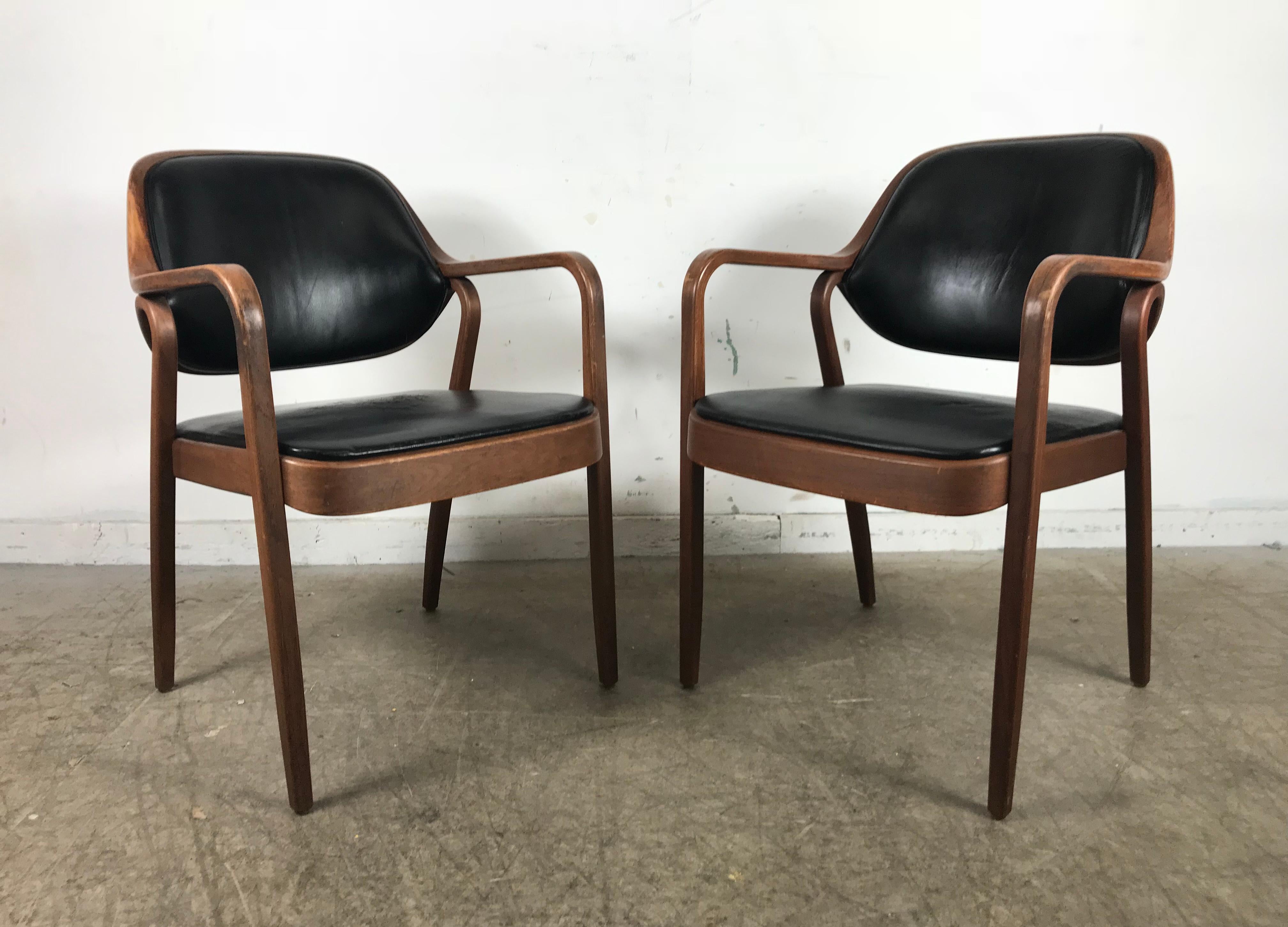 Pair of Modernist Bentwood Mahogany and Leather Chairs by Don Pettit for Knoll 3