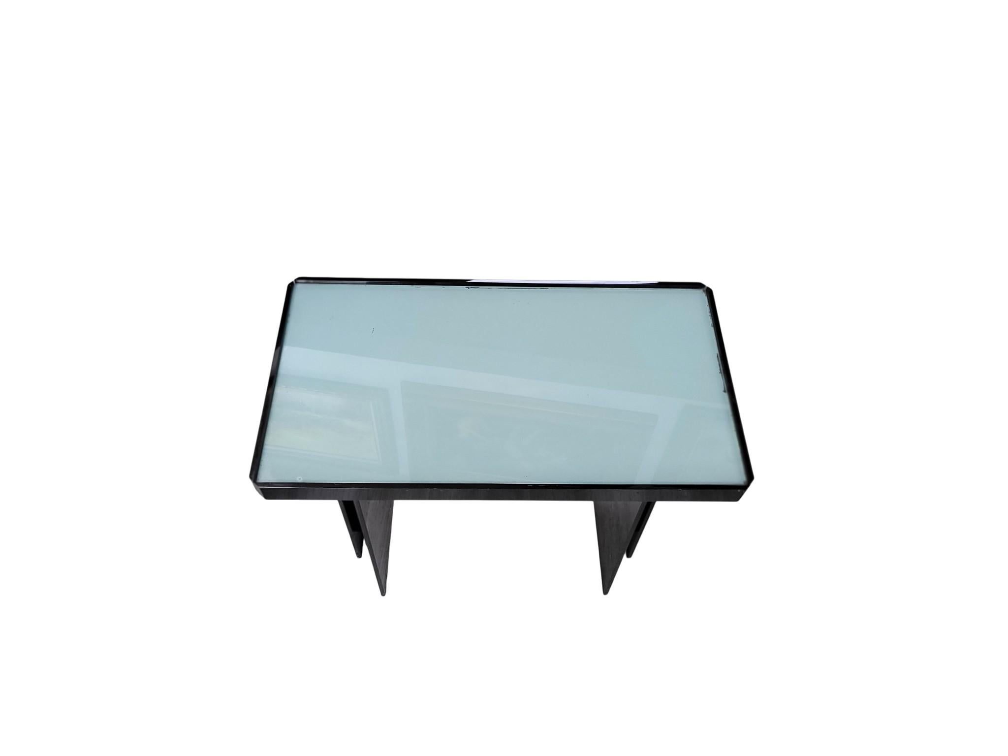 Verre Paire de tables d'appoint/de salon de style japonais avec plateau en verre en vente