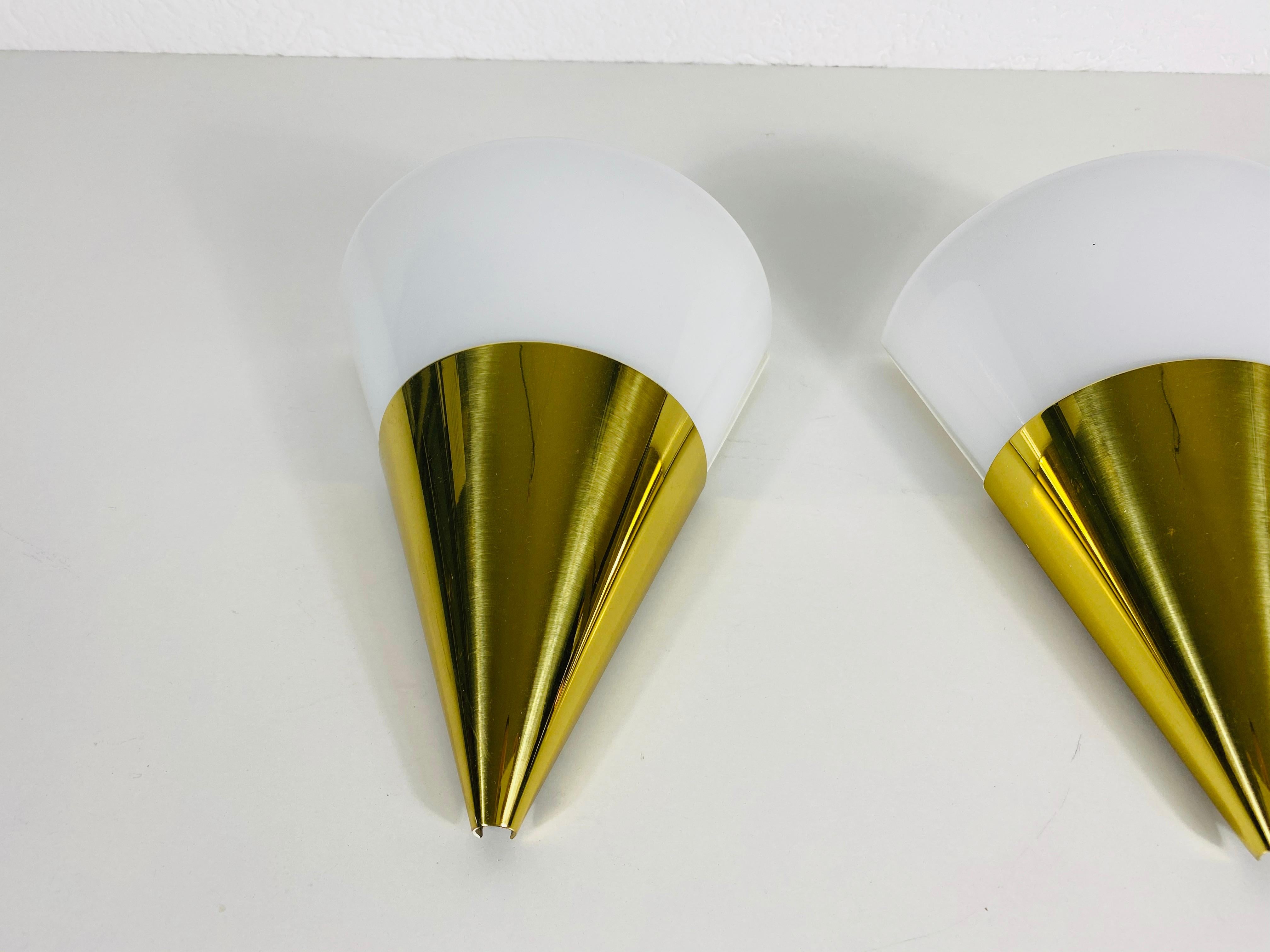 Pair of Modernist Brass and Opaline Glass Wall Lamps by Limburg, Germany, 1980s In Good Condition For Sale In Hagenbach, DE