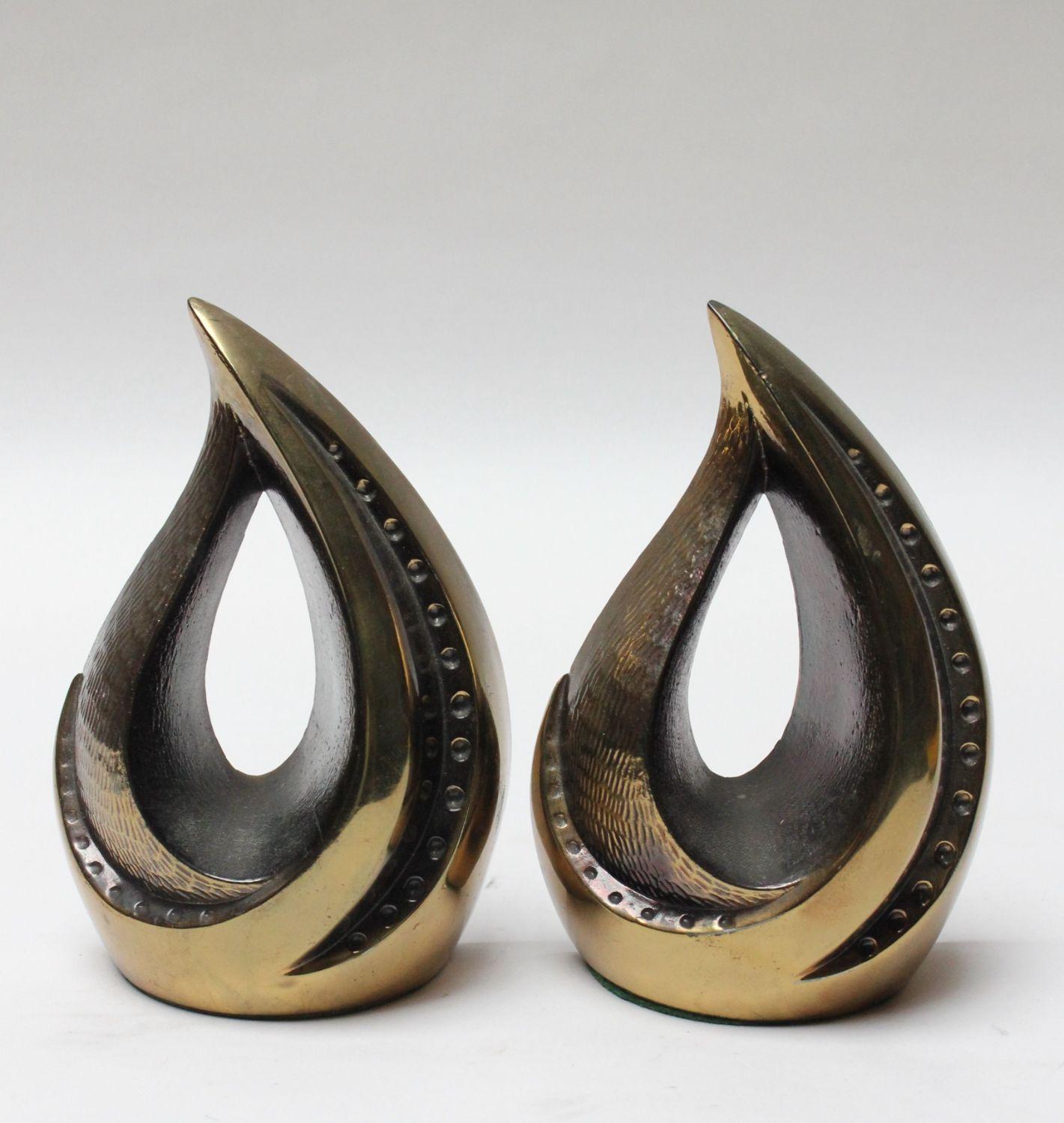 Pair of tear-drop form brass bookends Designed by Ben Seibel for Jenfredware as part of the 