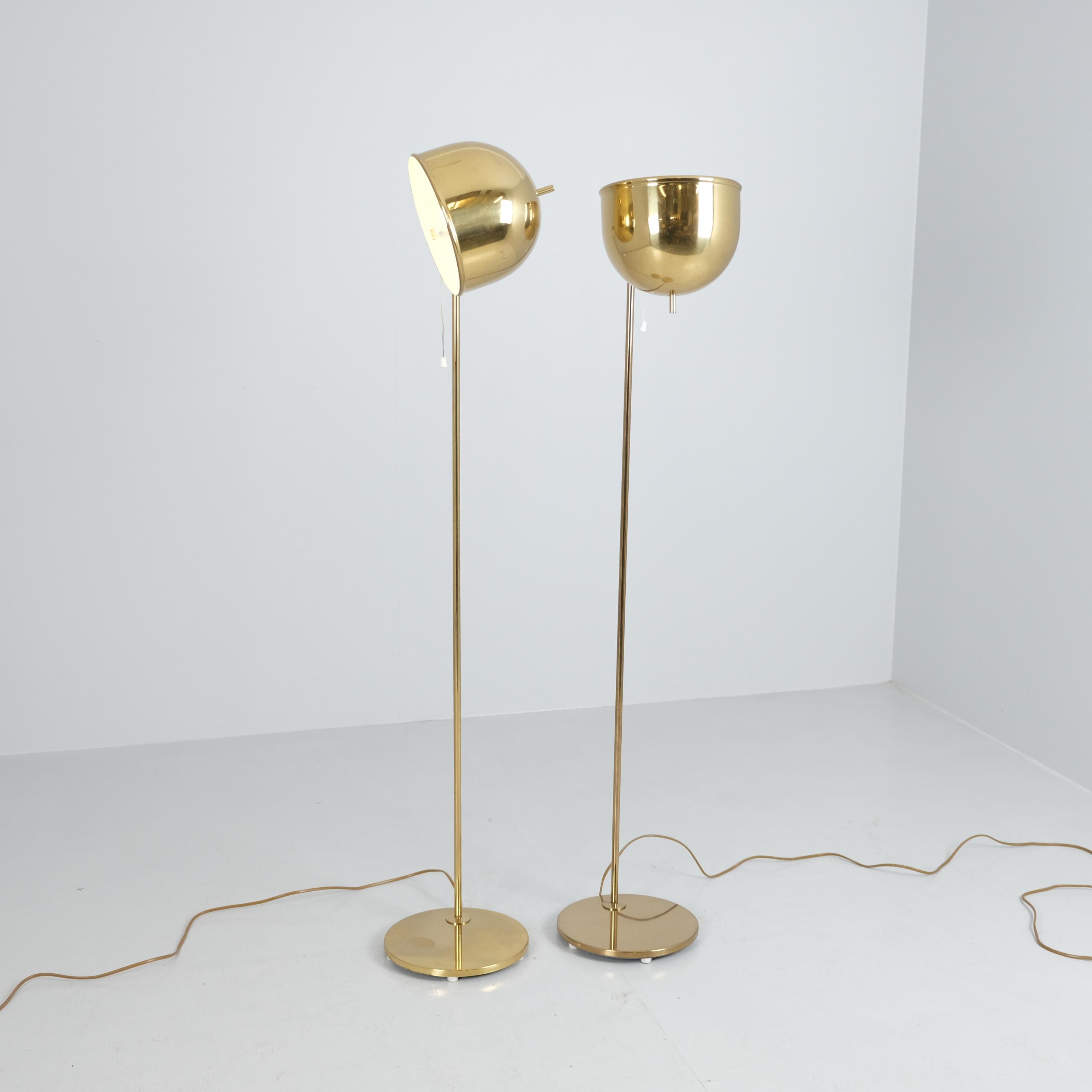 Paar modernistische Stehlampen aus Messing Model No. 75, Eje Ahlgren, Bergboms 1960-70er Jahre im Angebot 4