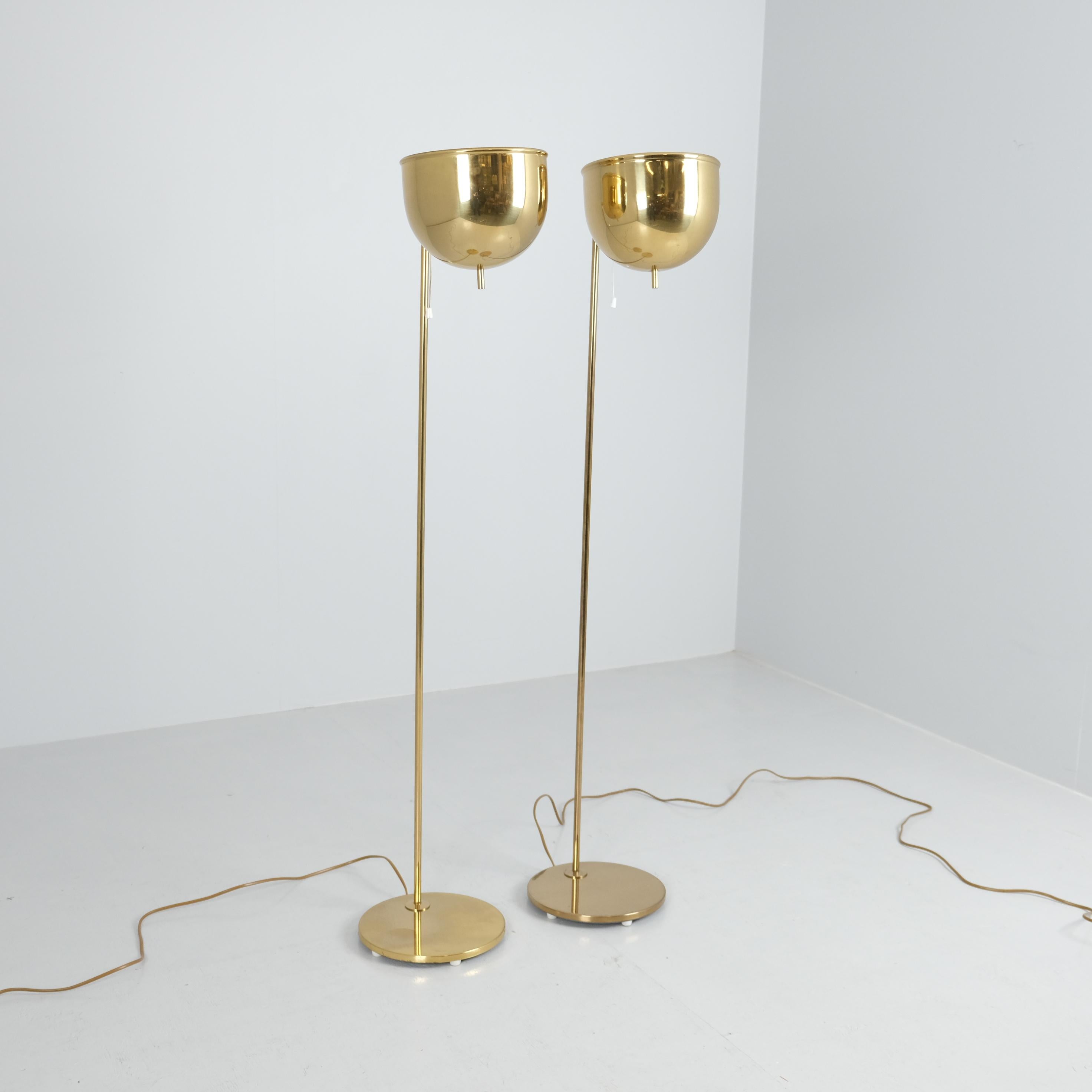 Paar modernistische Stehlampen aus Messing Model No. 75, Eje Ahlgren, Bergboms 1960-70er Jahre im Angebot 5