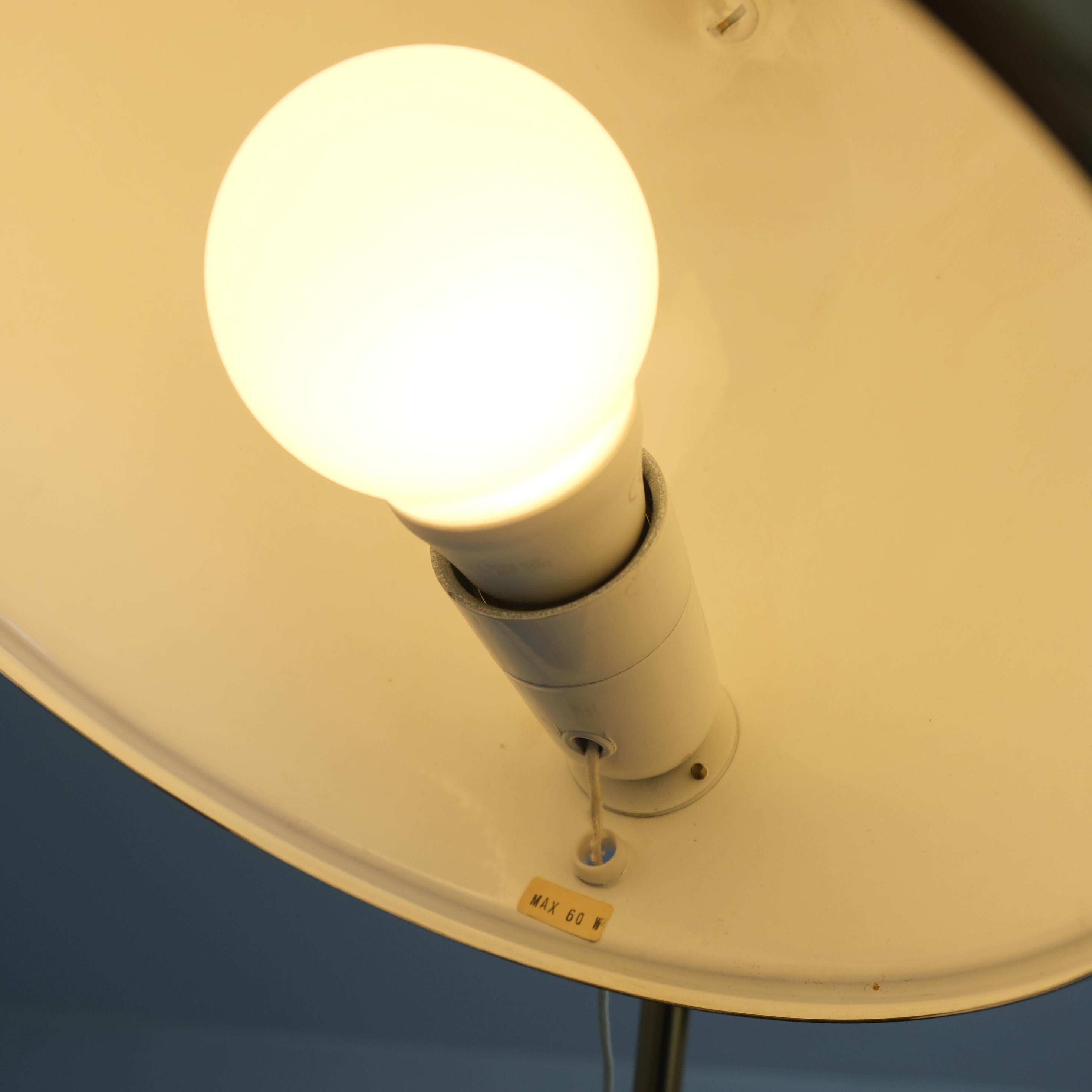 Paar modernistische Stehlampen aus Messing Model No. 75, Eje Ahlgren, Bergboms 1960-70er Jahre im Angebot 1