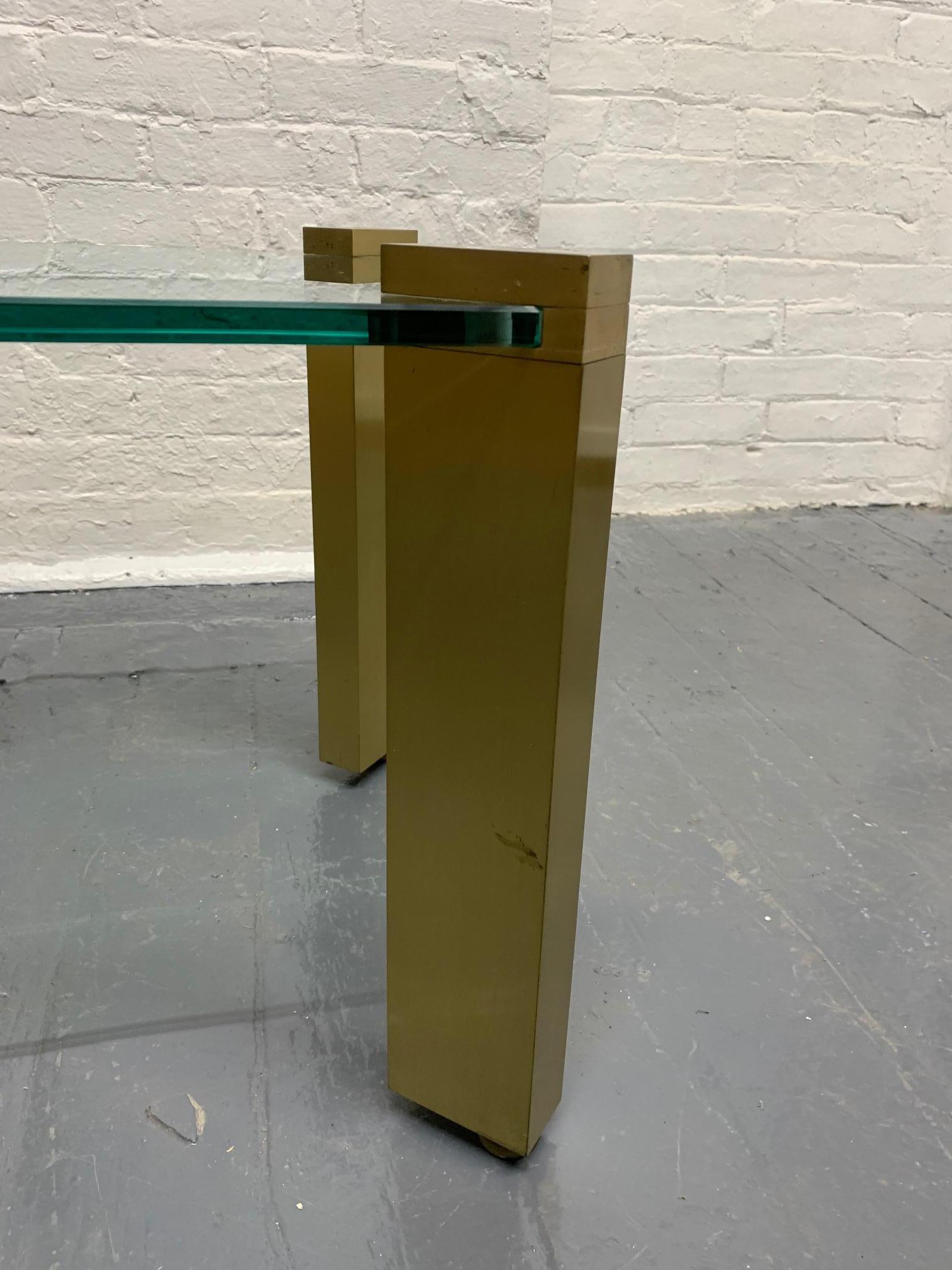 Late 20th Century Pair of Modernist Brass Side Tables For Sale