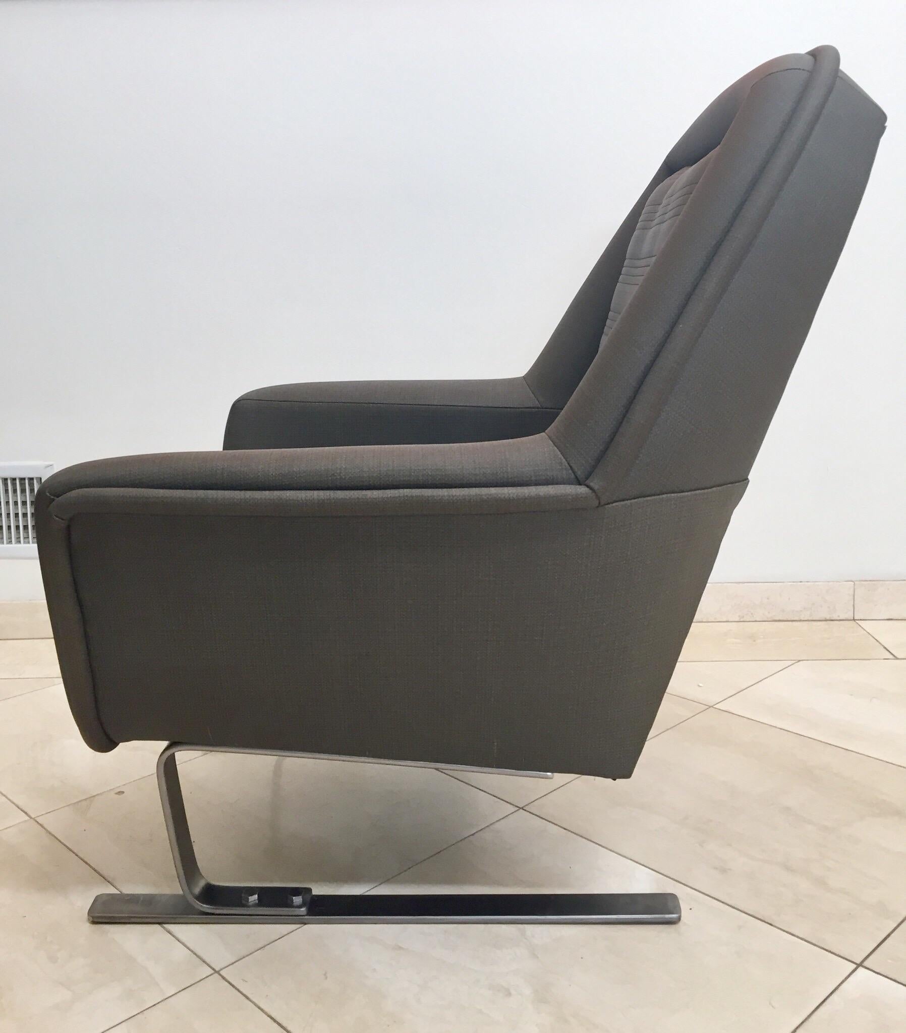 German Augusto Bozzi Pair of Modernist Cantilever Club Lounge Chair 1970 For Sale