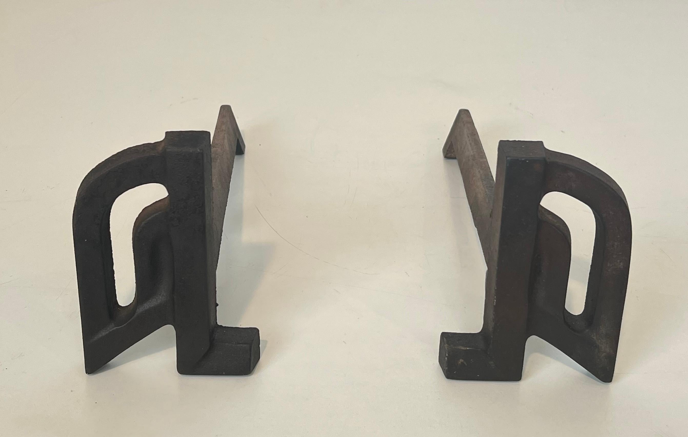 Pair of modernist cast iron and wrought iron andirons. French work. Circa 1940 For Sale 5