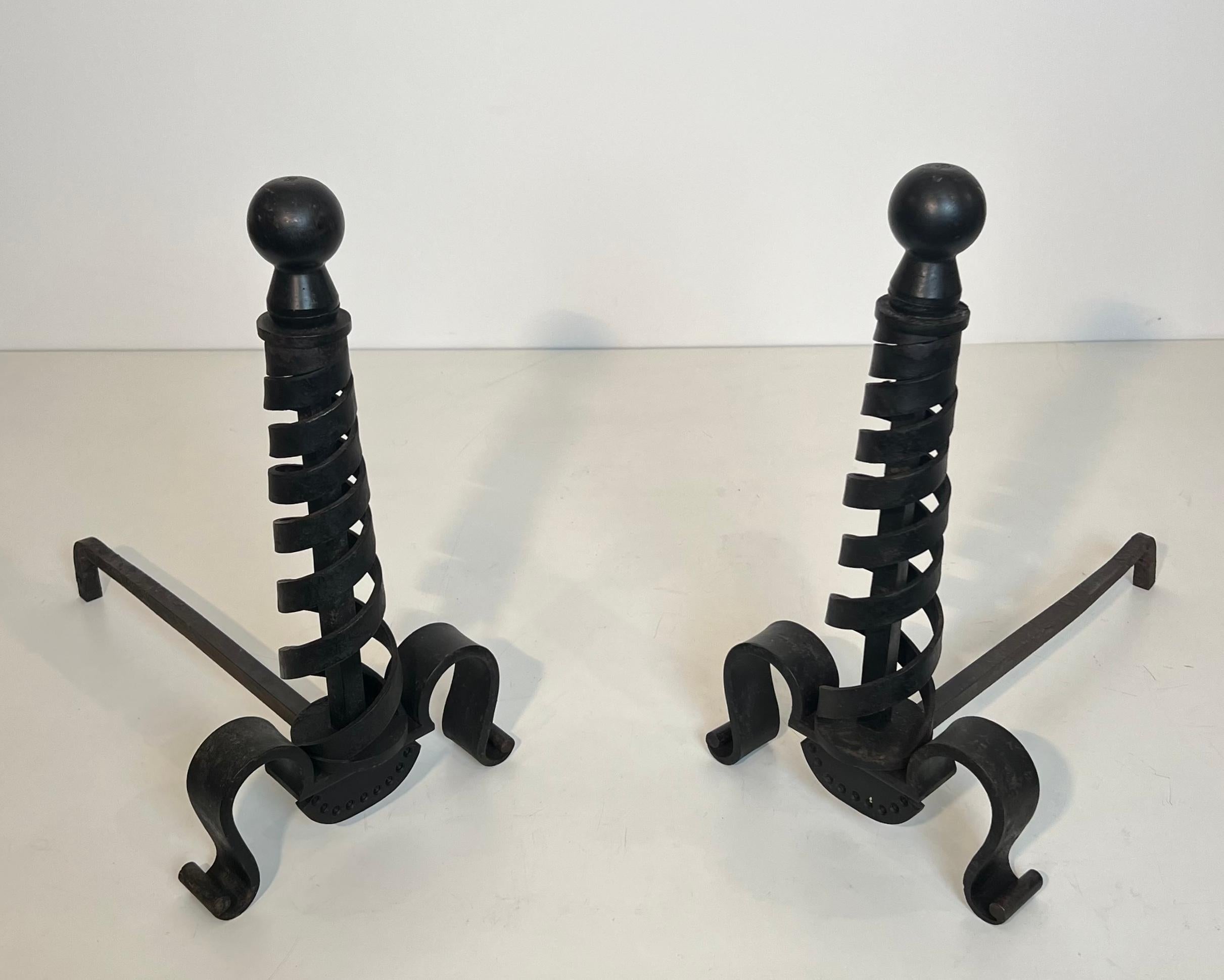 Paire de chenets modernistes en fonte et fer forgé. Raymond Subes. en vente 5