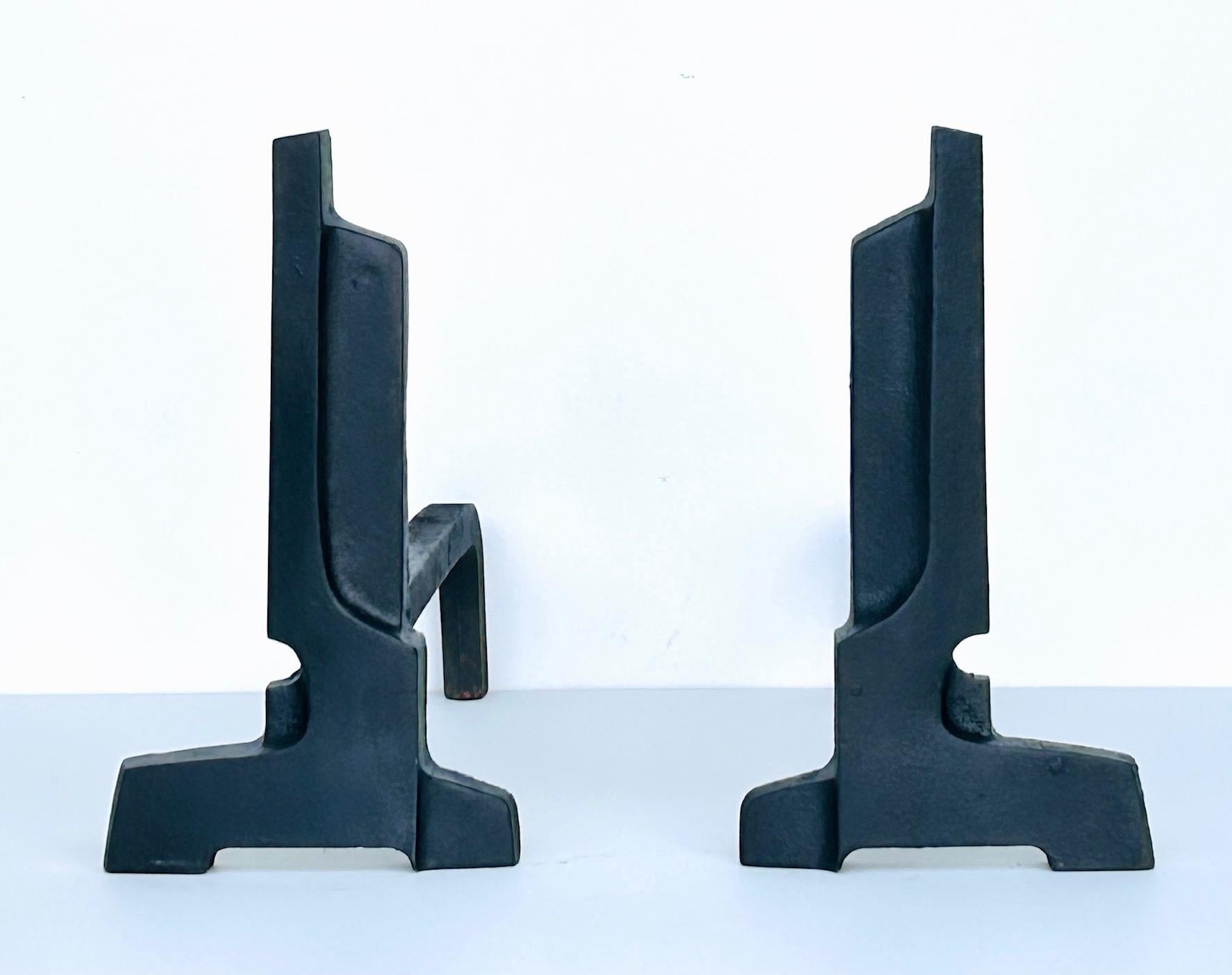 Mid-Century Modern Pair of modernist cast iron andirons circa 1970 For Sale