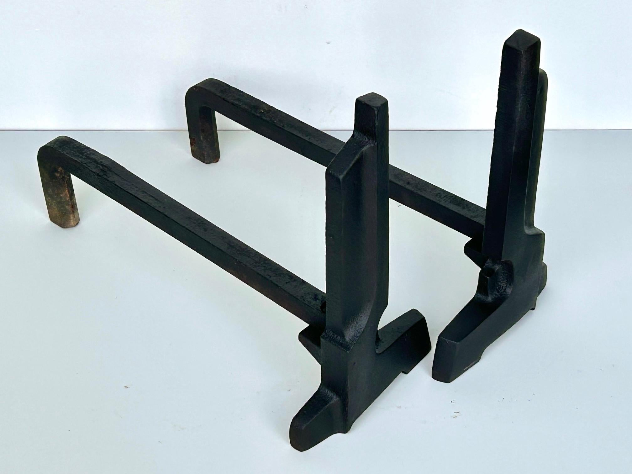 20th Century Pair of modernist cast iron andirons circa 1970 For Sale