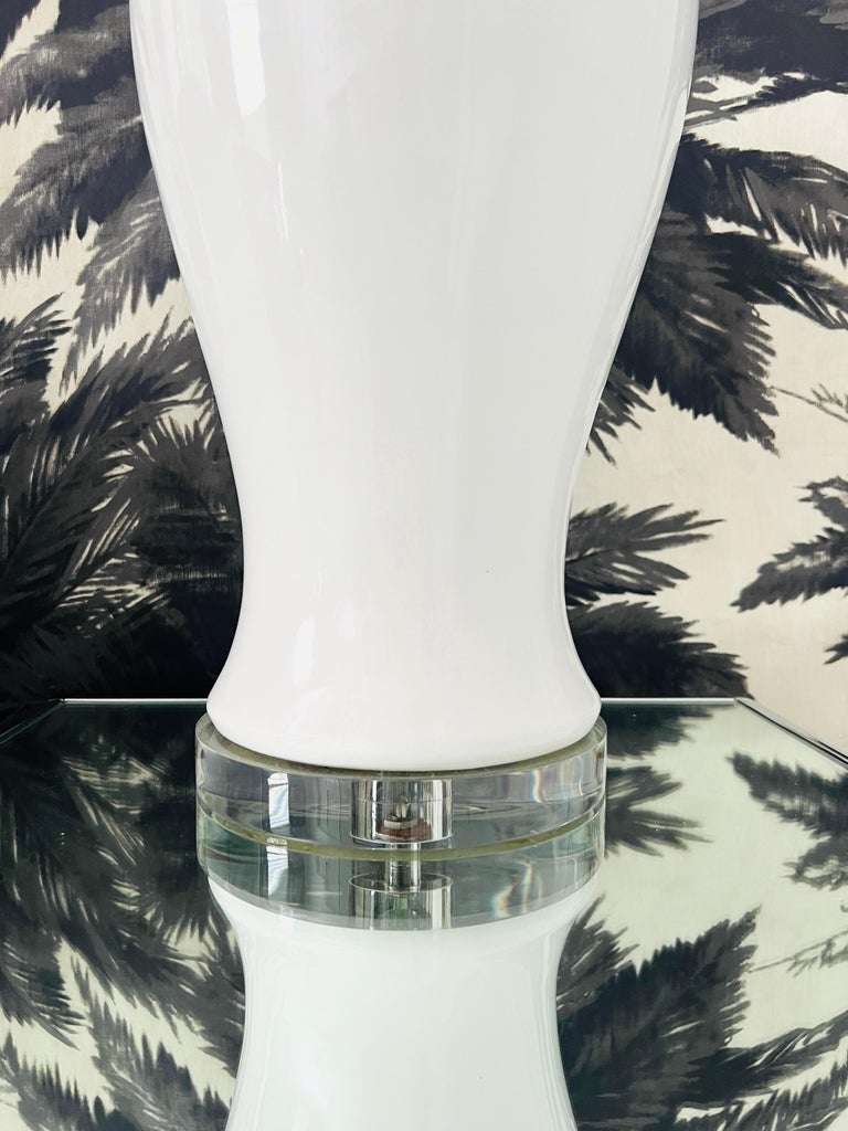 Pair of Modernist Ceramic Urn Lamps in White Glaze with Lucite Bases, c. 1960's For Sale 2