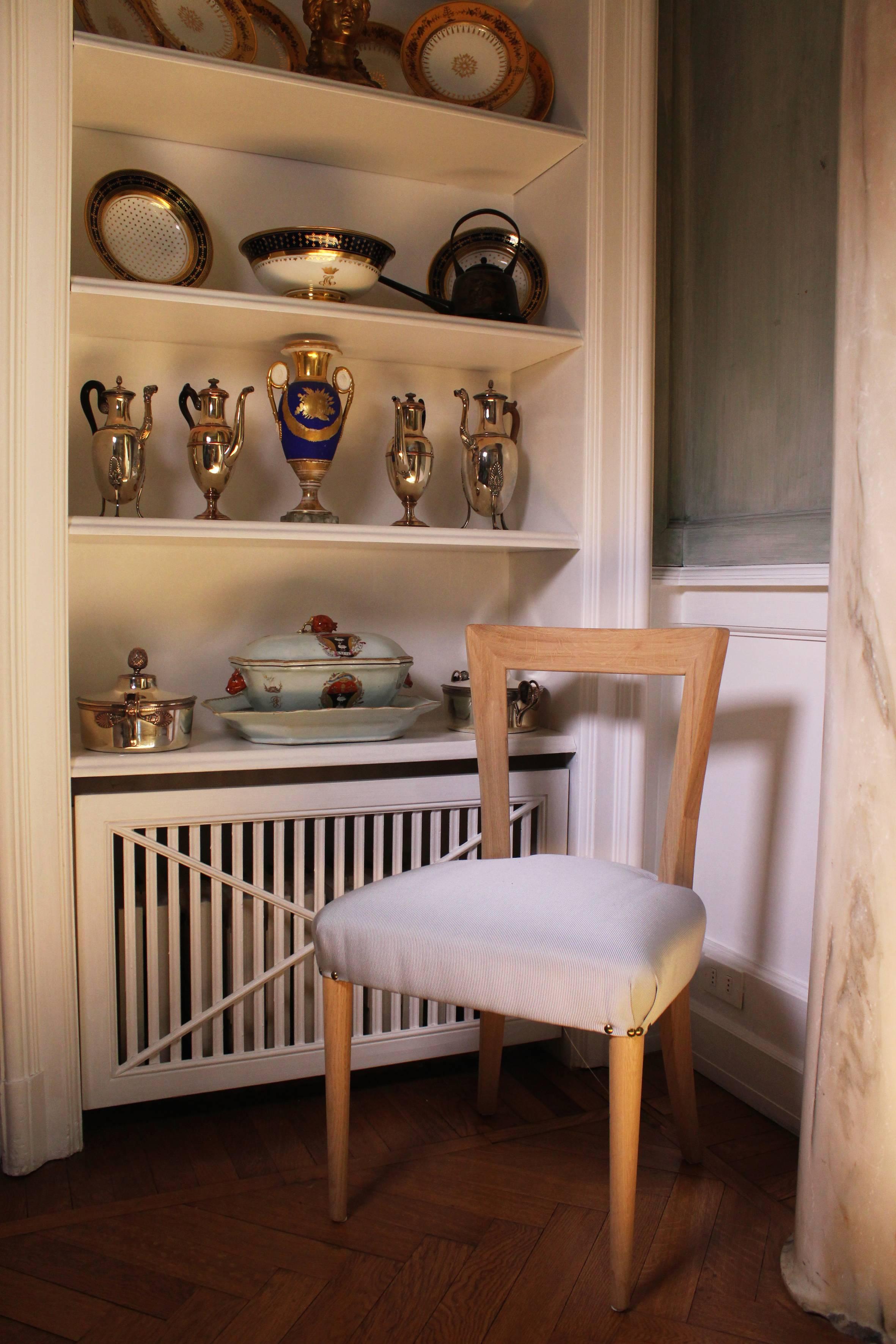 Modernistisches Paar Stühle aus Eichenholzholz für Oda Gadda House (Italienisch) im Angebot