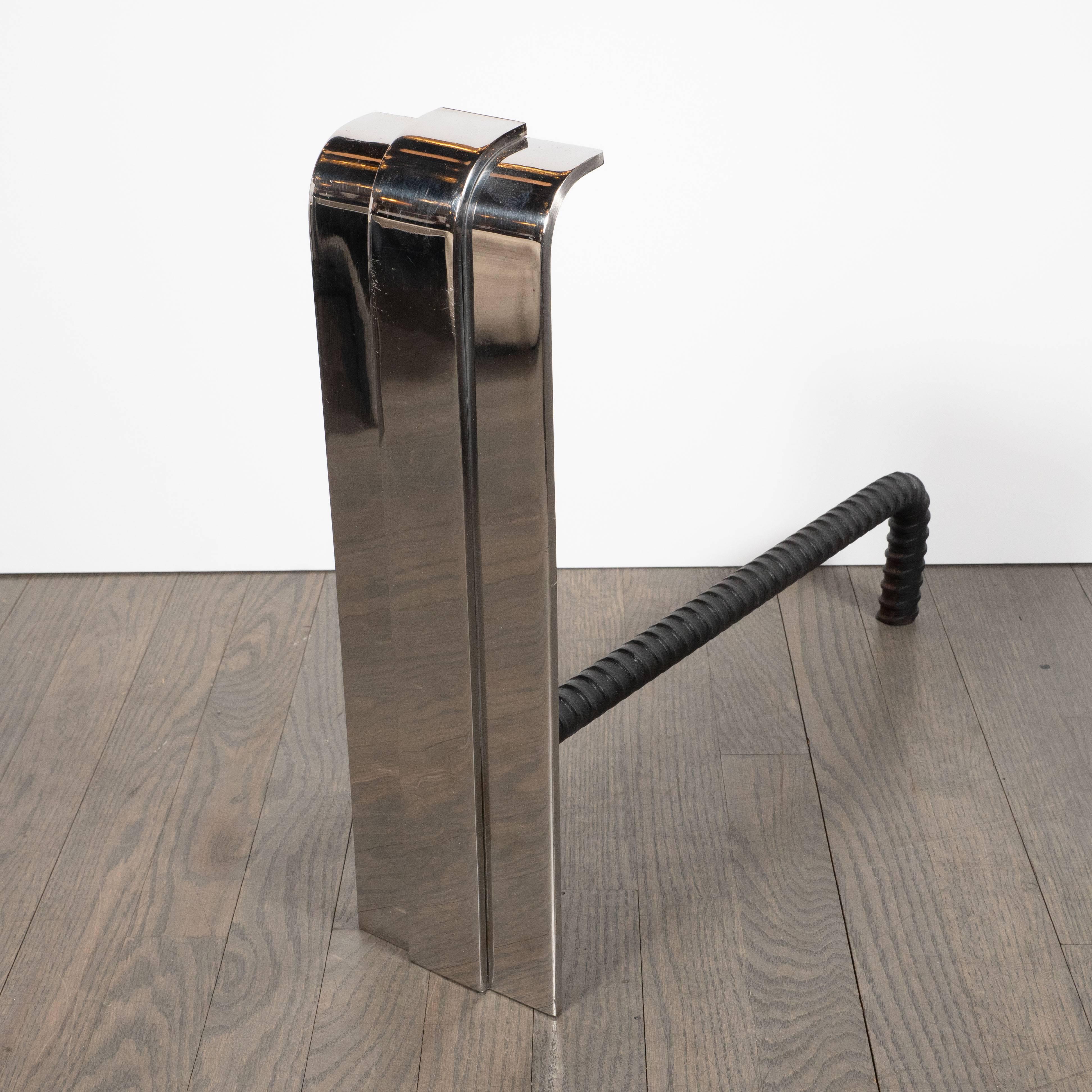 Modernistische, geschwungene, vom Deko inspirierte Nickel-Feuerböcke, nach Karl Springer, Paar im Zustand „Hervorragend“ im Angebot in New York, NY