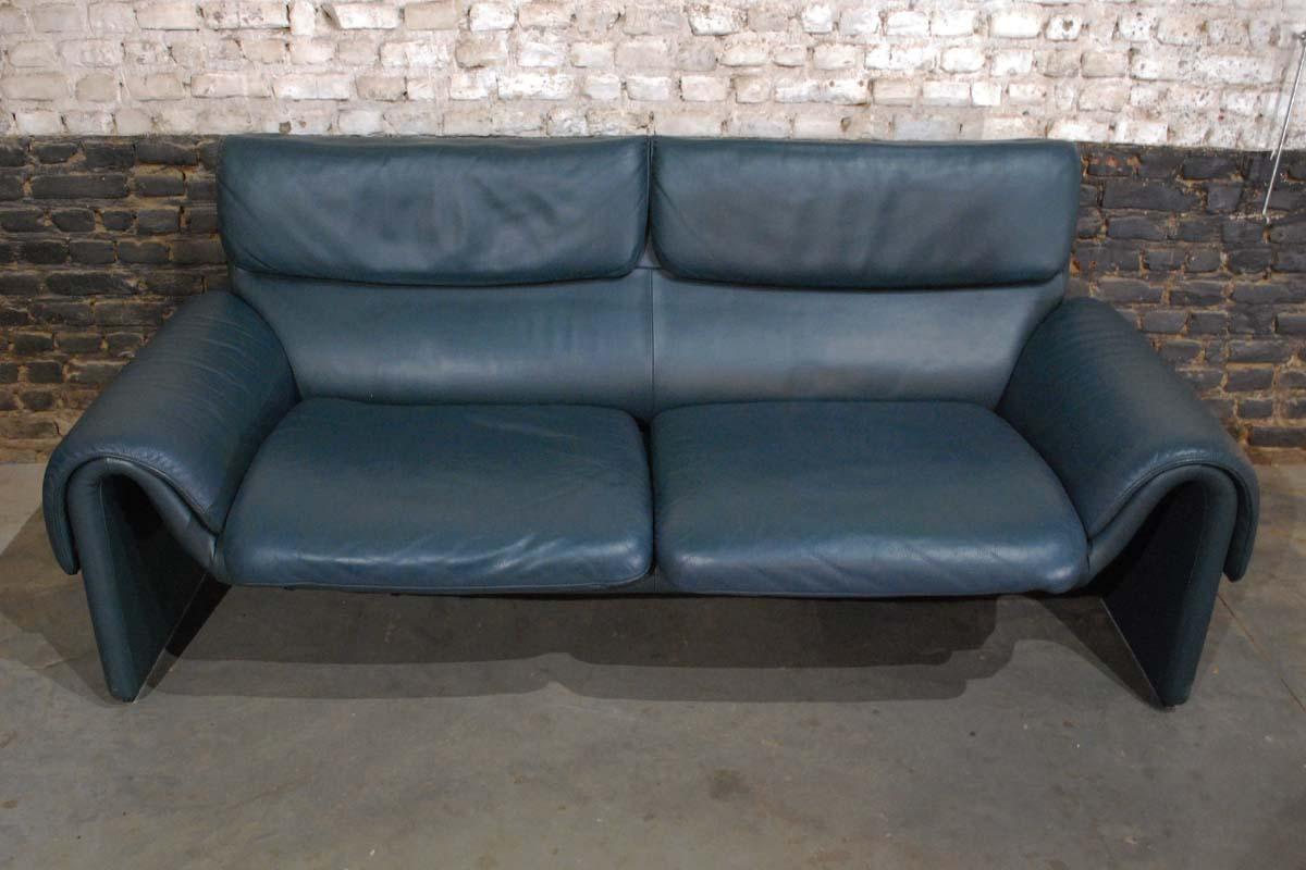 Swiss Pair of Modernist De Sede DS 2011 / 02 Two-Seat Sofas in Petrol Nappa Leather