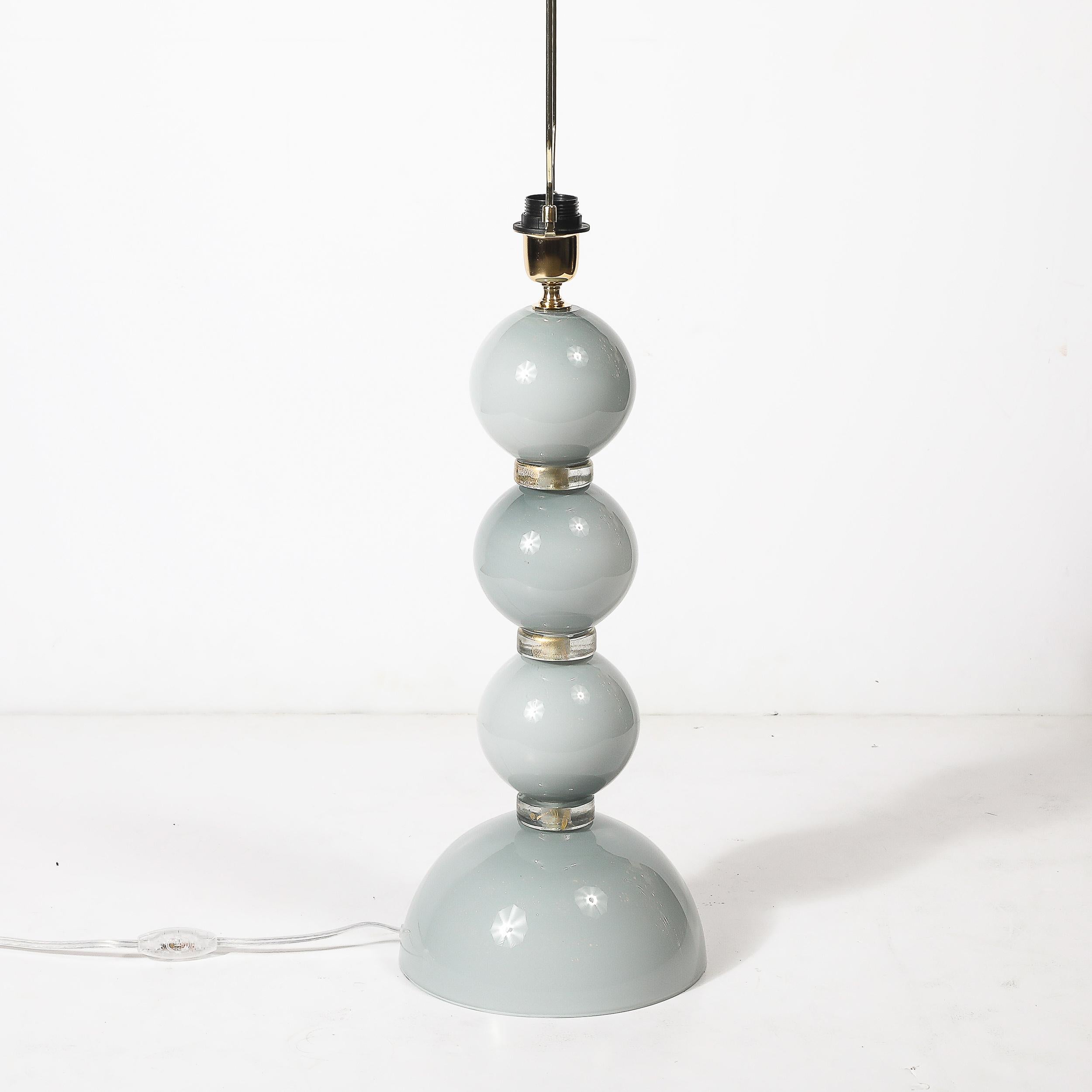 Paire de lampes de table modernistes en verre de Murano gris colombe avec bagues en or 24 carats en vente 4