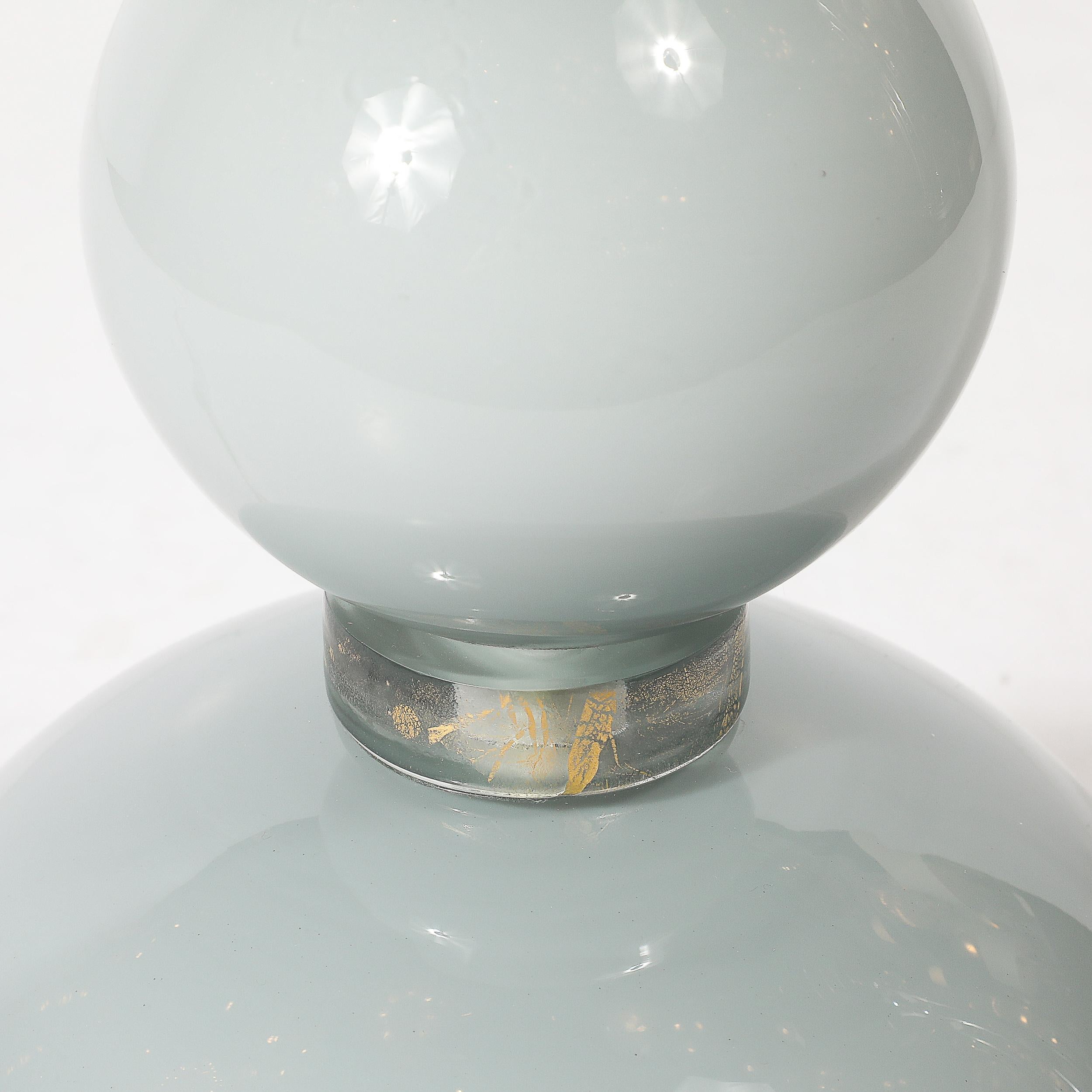 Paire de lampes de table modernistes en verre de Murano gris colombe avec bagues en or 24 carats en vente 5