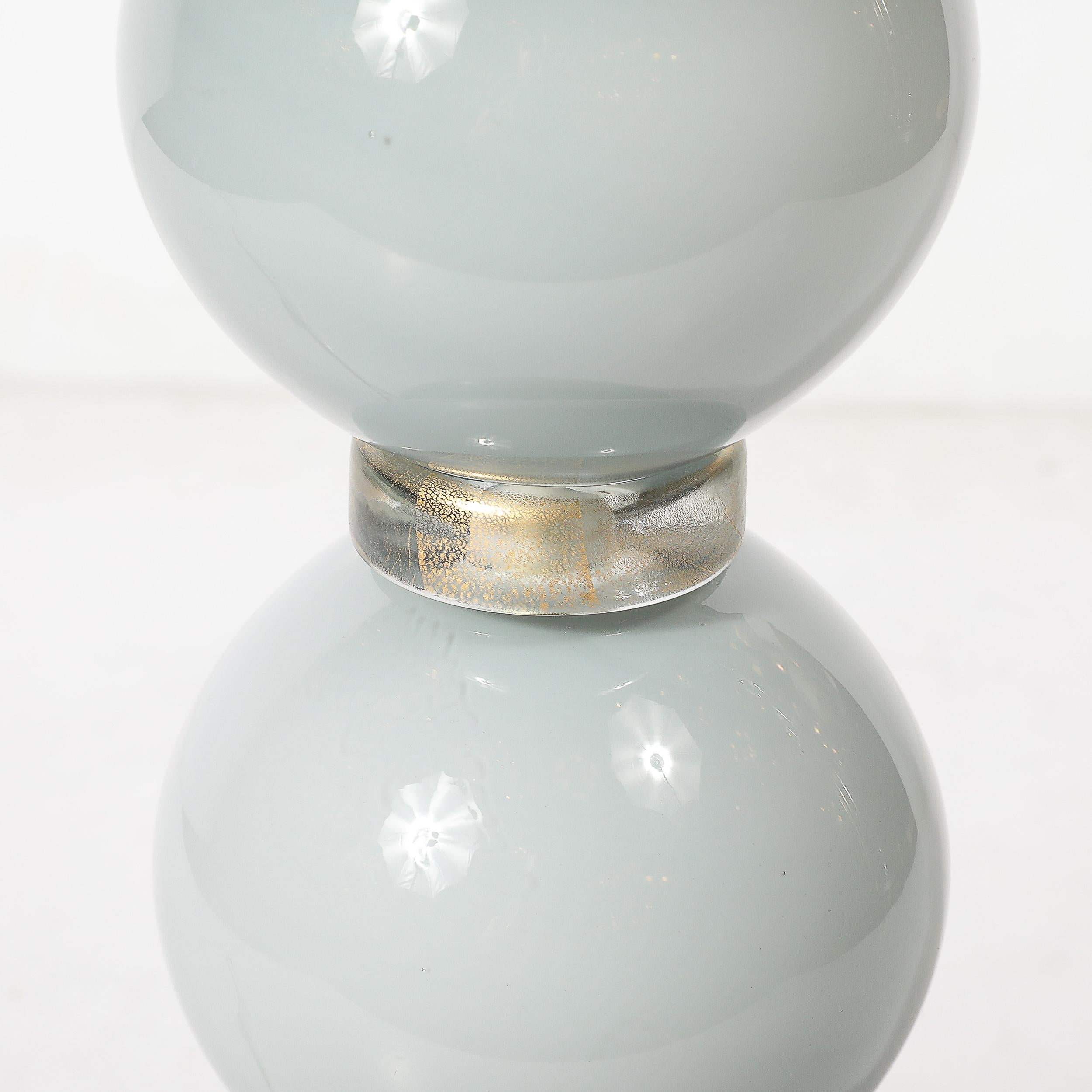 Paire de lampes de table modernistes en verre de Murano gris colombe avec bagues en or 24 carats en vente 6