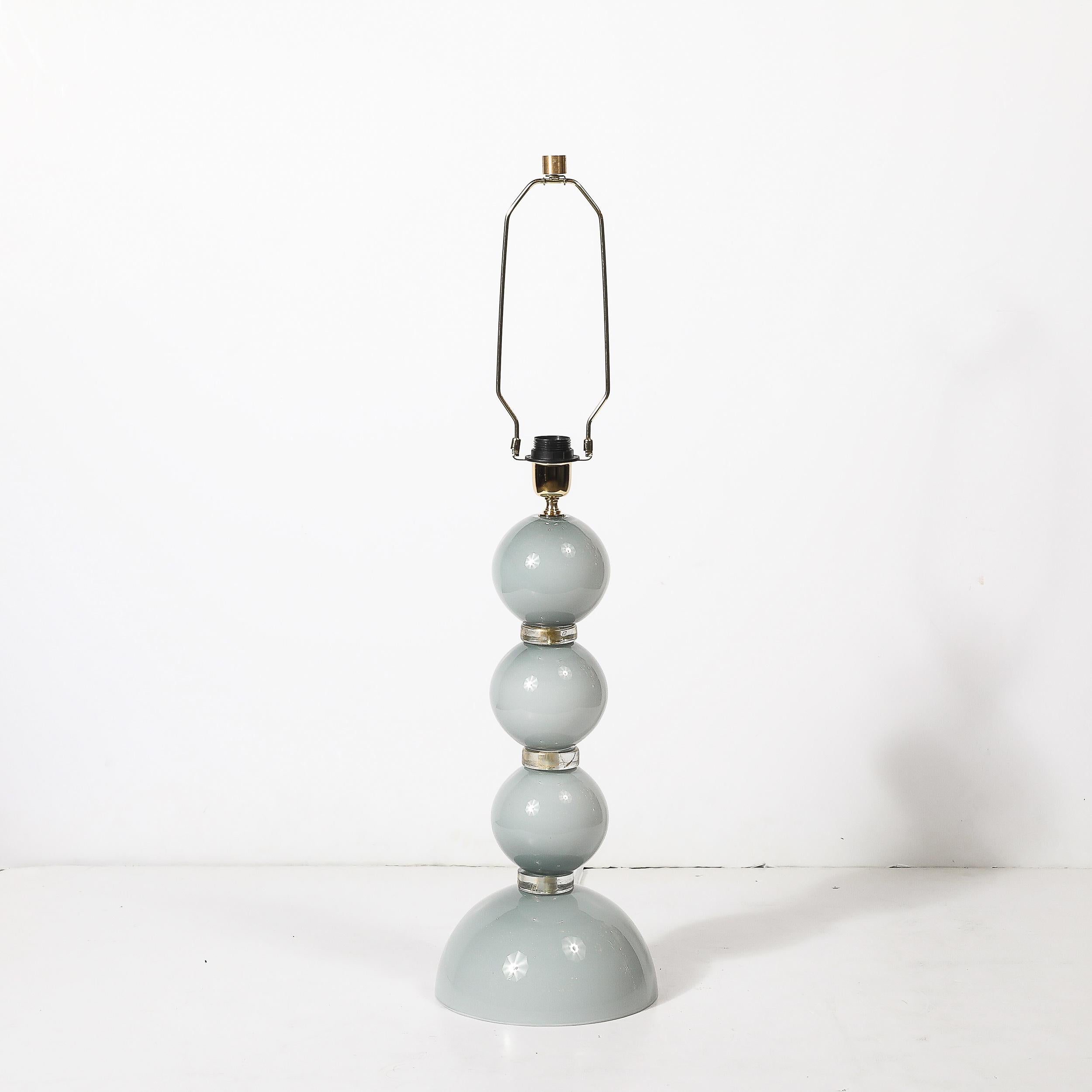italien Paire de lampes de table modernistes en verre de Murano gris colombe avec bagues en or 24 carats en vente