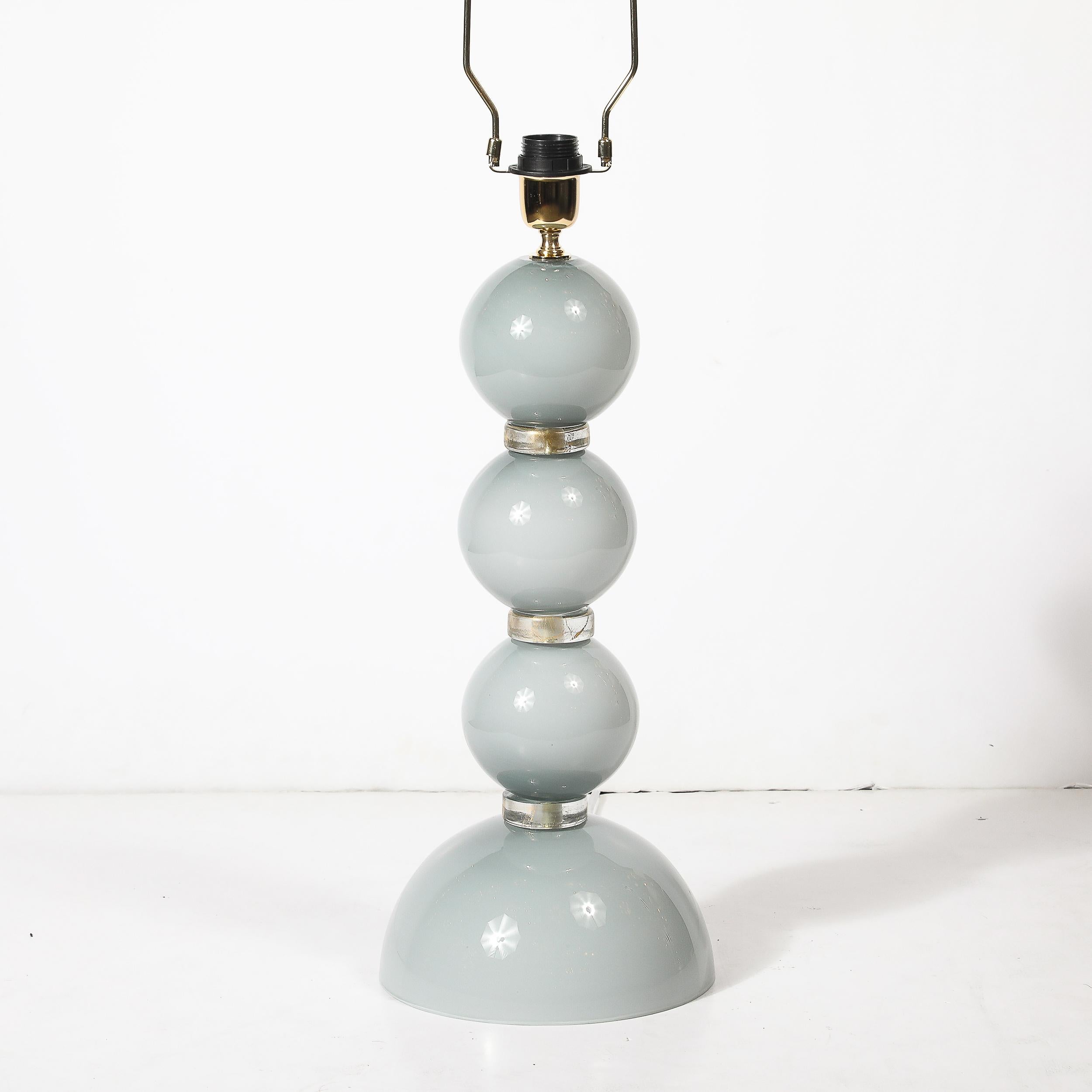 Paire de lampes de table modernistes en verre de Murano gris colombe avec bagues en or 24 carats Excellent état - En vente à New York, NY