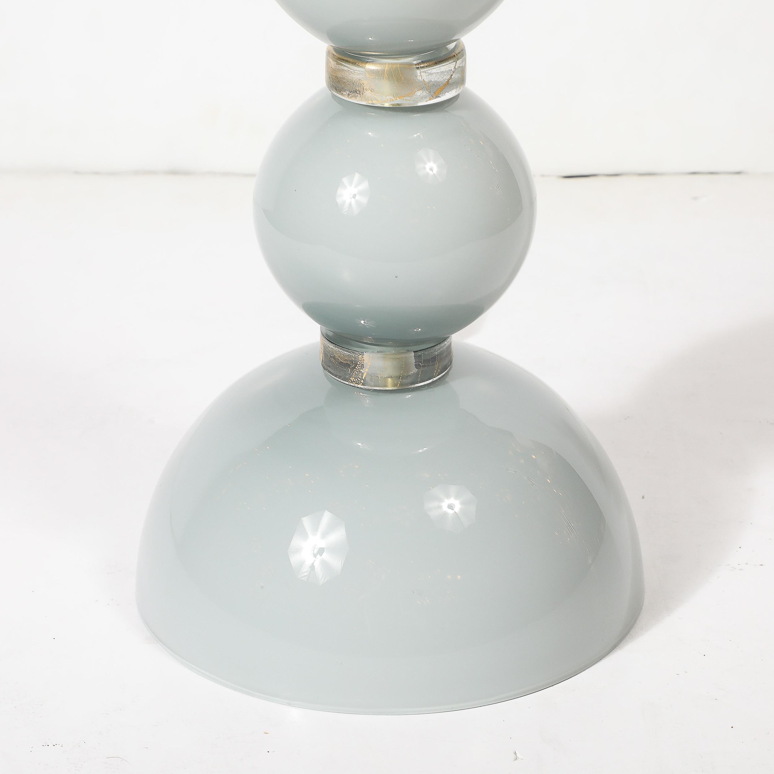 Verre de Murano Paire de lampes de table modernistes en verre de Murano gris colombe avec bagues en or 24 carats en vente