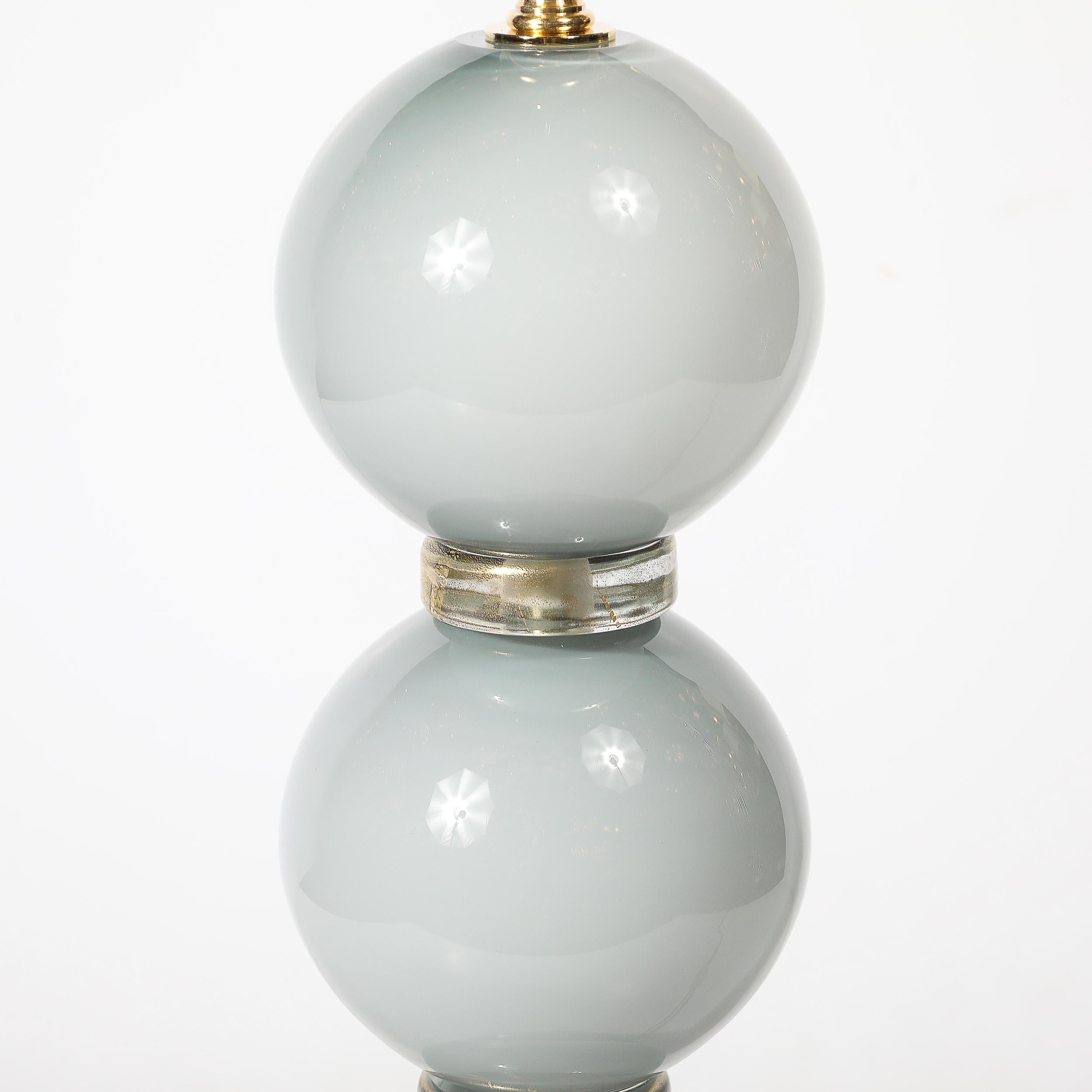 Paire de lampes de table modernistes en verre de Murano gris colombe avec bagues en or 24 carats en vente 1
