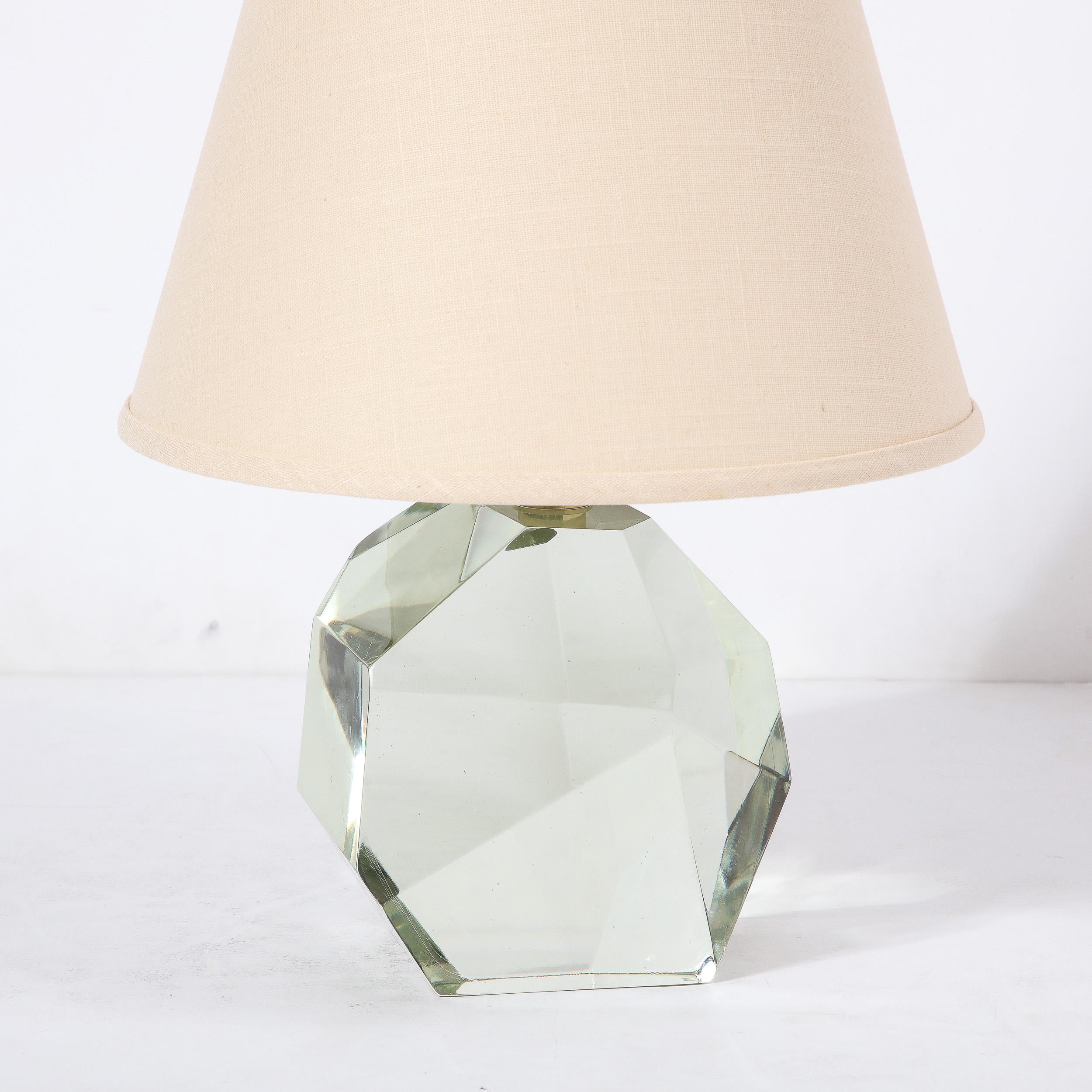 XXIe siècle et contemporain Paire de lampes de bureau modernistes en verre de Murano soufflé à la main, vert minéral et à facettes en vente