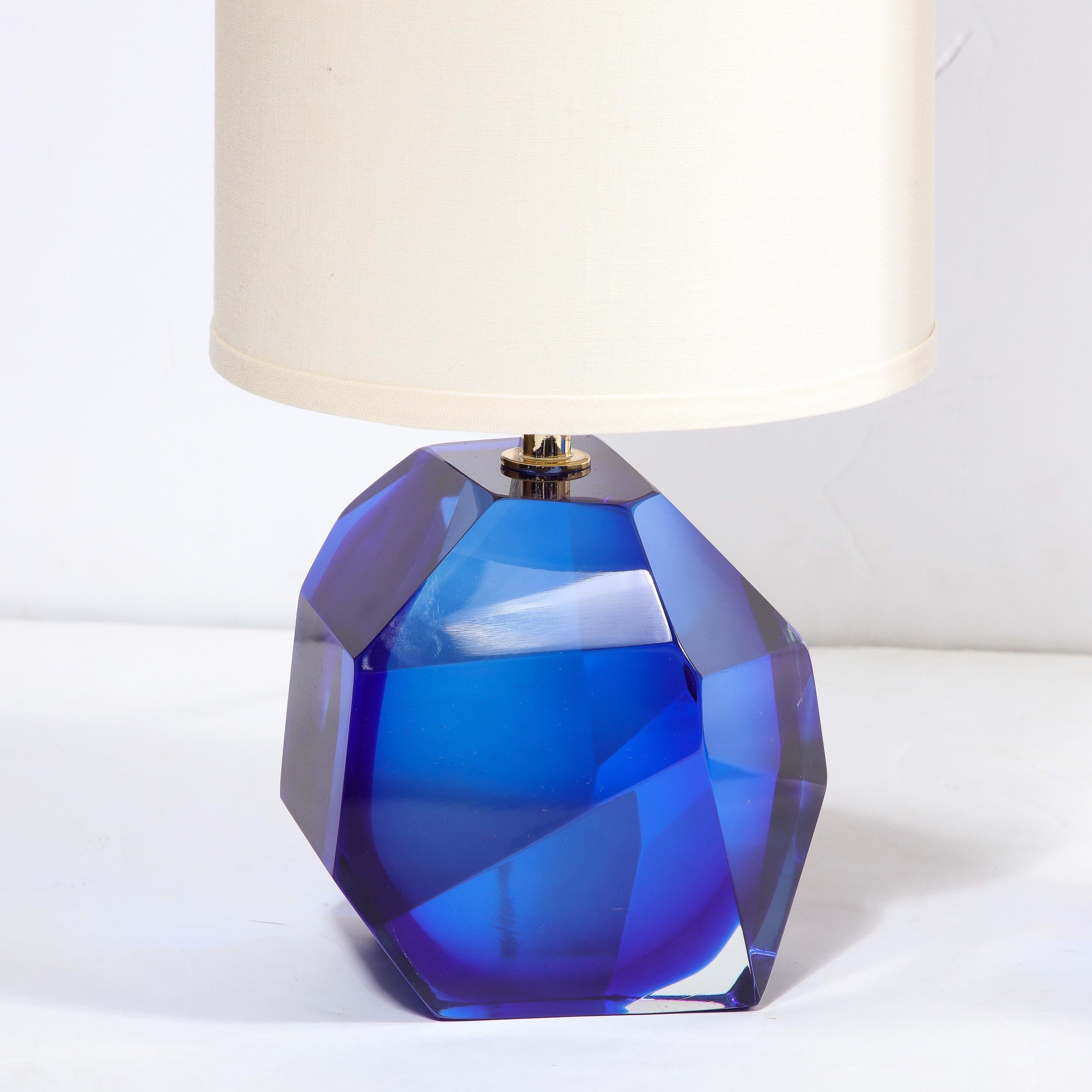 Pair of Modernist Faceted Hand-Blown Murano Glass Table Lamps in Sapphire In New Condition For Sale In New York, NY