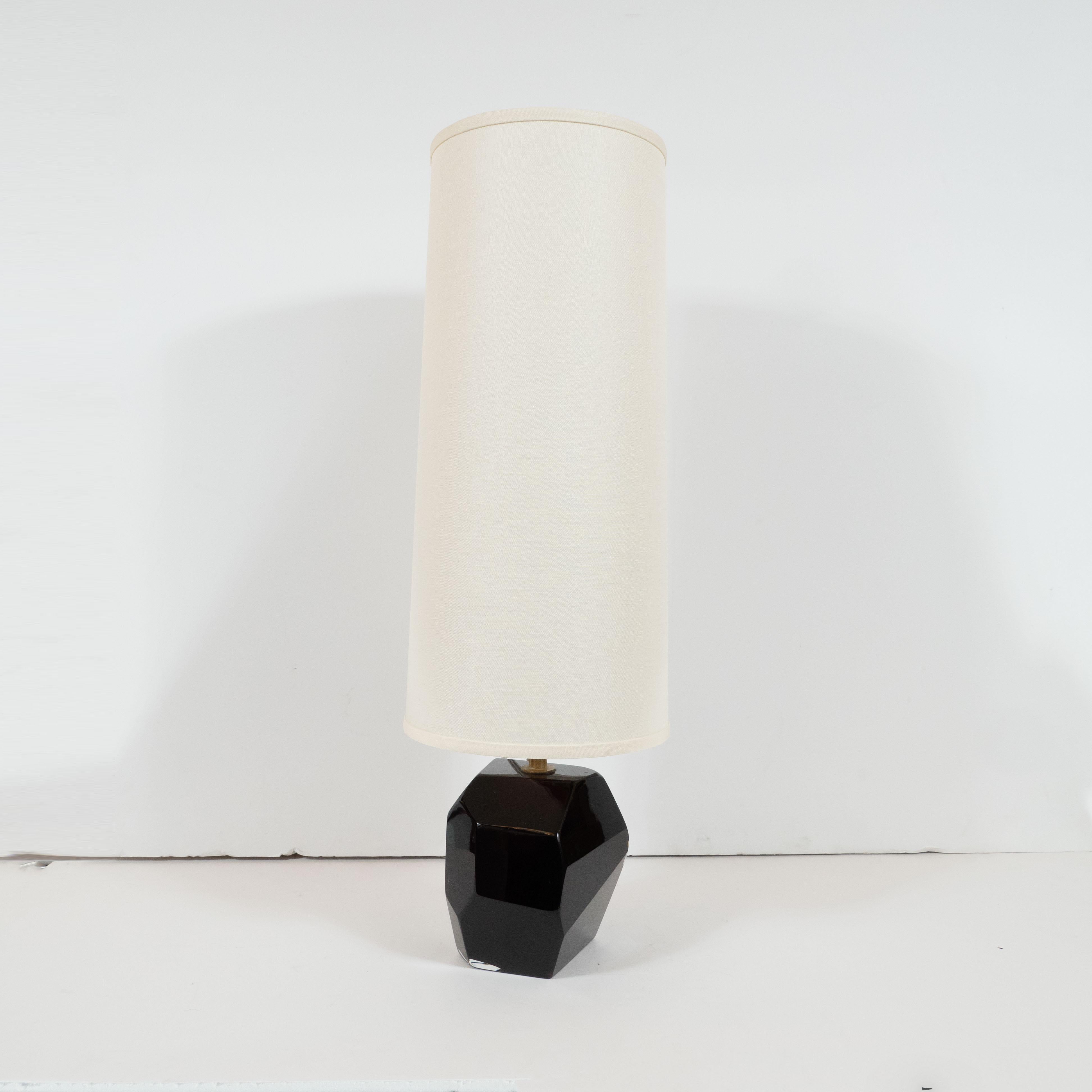 italien Paire de lampes modernistes à facettes en verre de Murano noir soufflé à la main en vente
