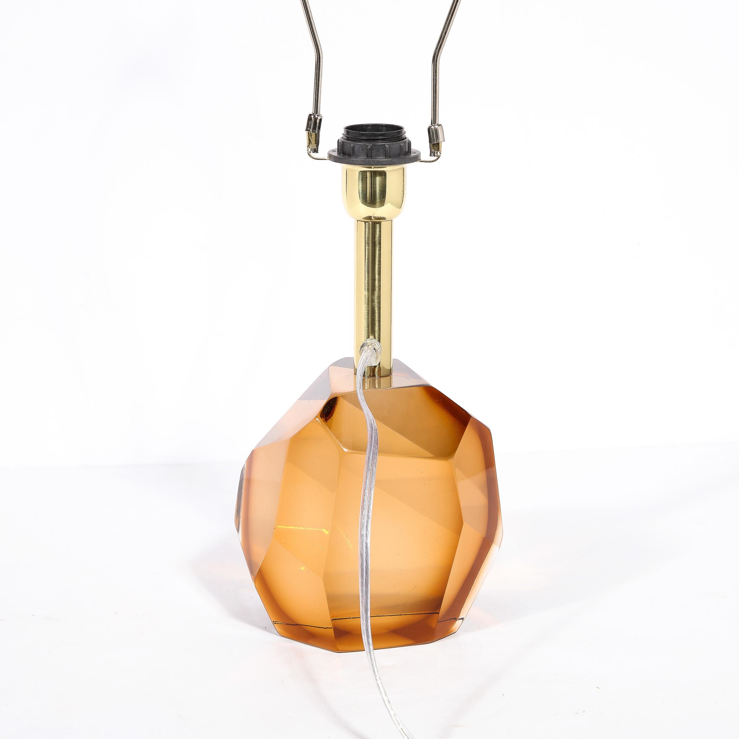 Paire de lampes de bureau modernistes à facettes en verre de Murano soufflé à la main d'ambre fumé en vente 4