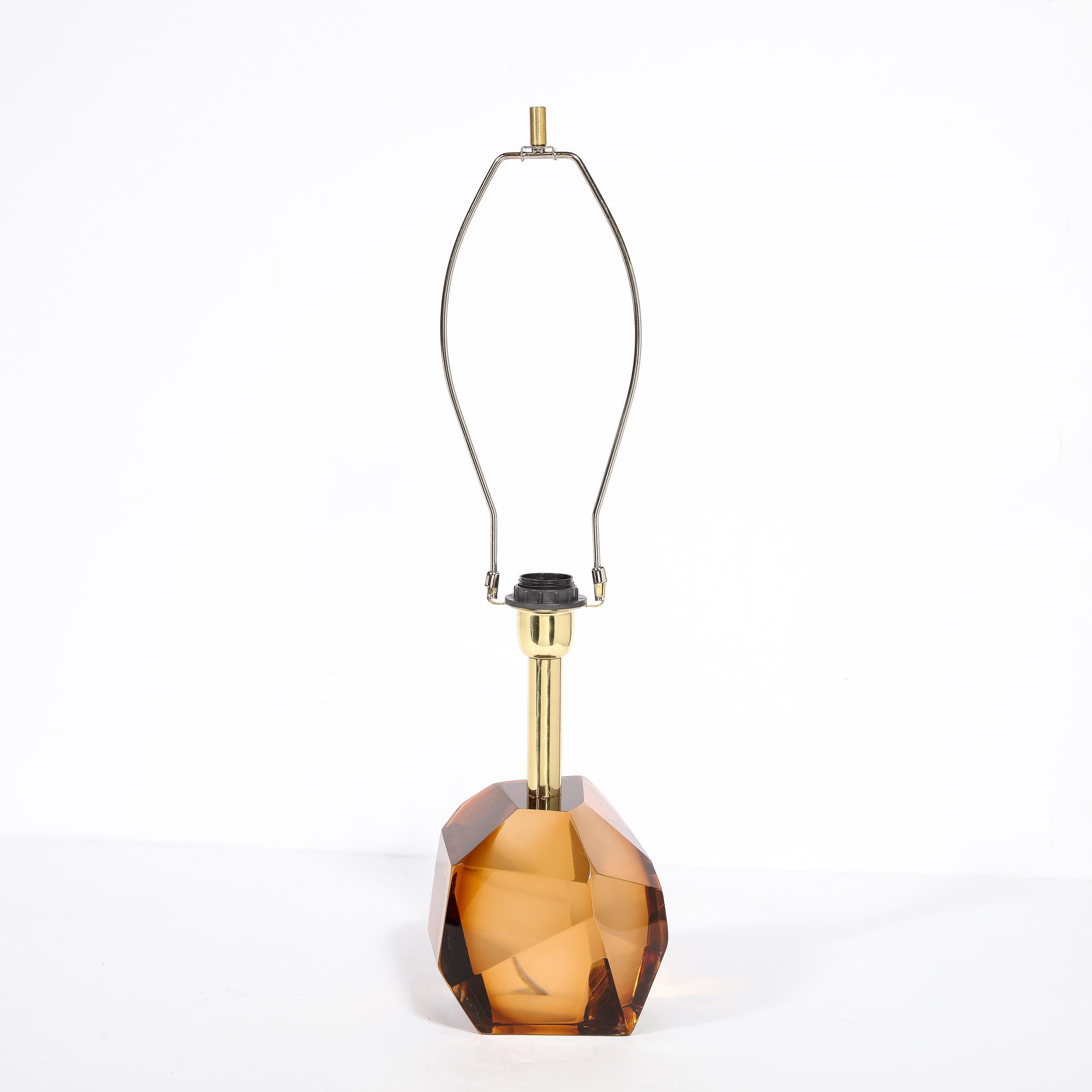 Verre de Murano Paire de lampes de bureau modernistes à facettes en verre de Murano soufflé à la main d'ambre fumé en vente