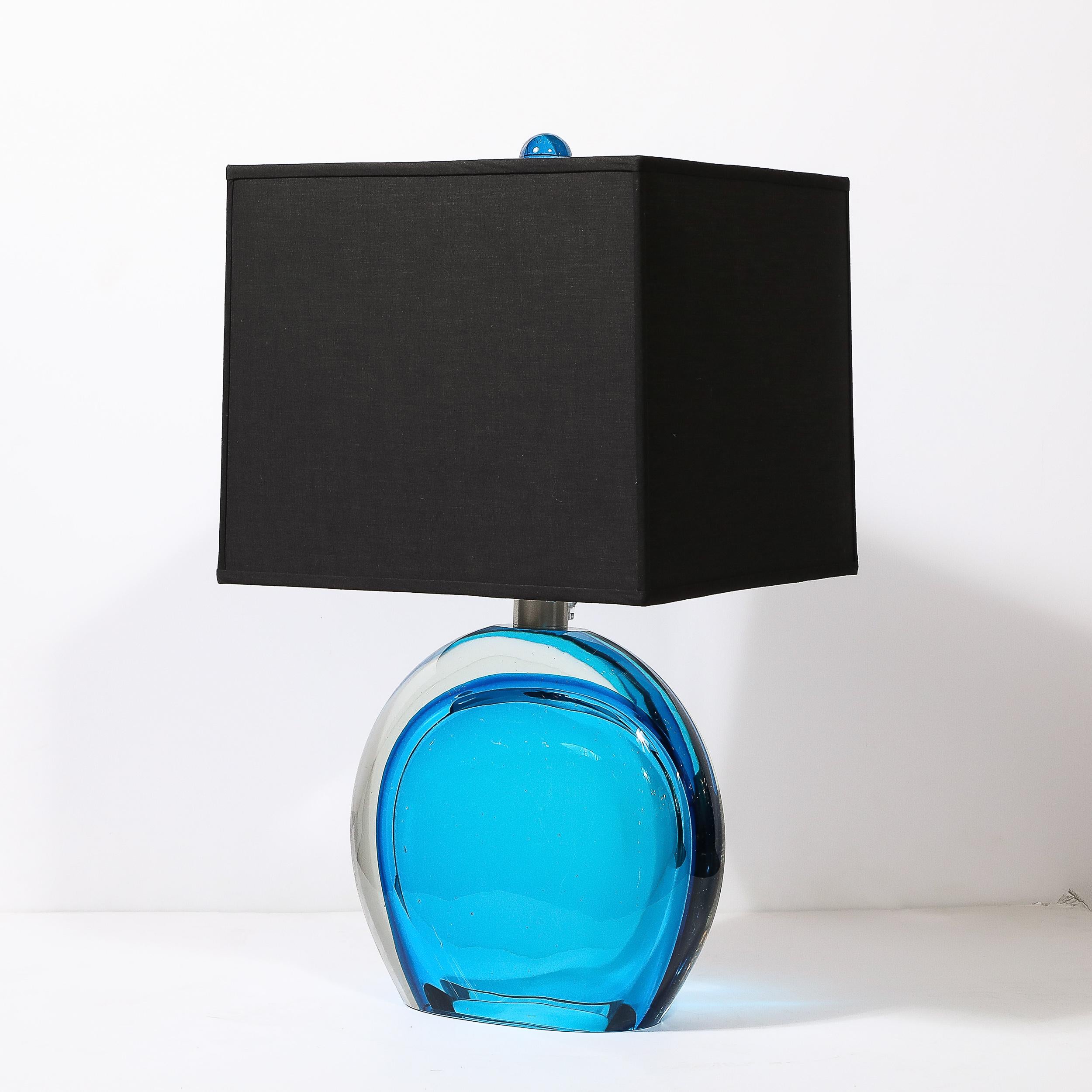 italien Paire de lampes de bureau modernistes en verre de Murano bleu cobalt soufflé à la main en vente