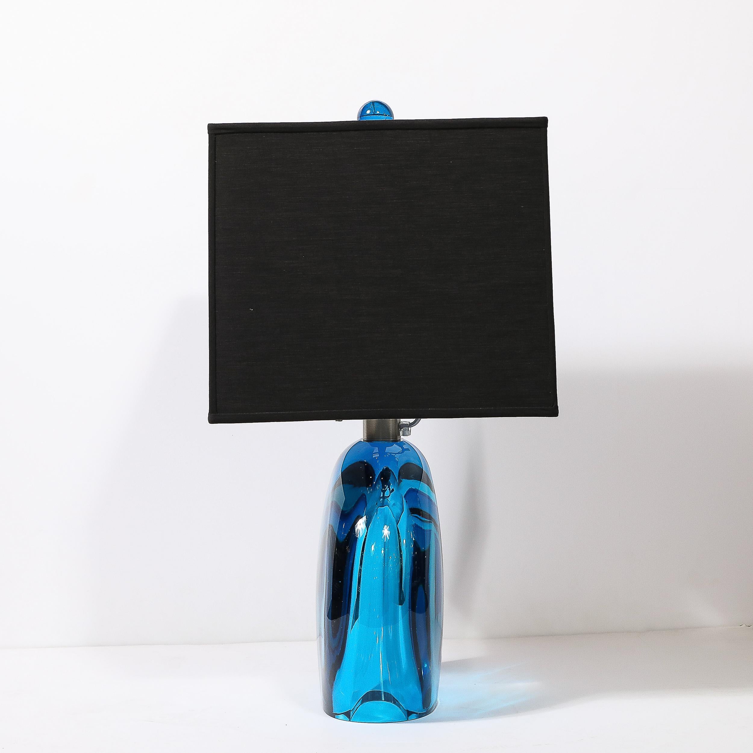 XXIe siècle et contemporain Paire de lampes de bureau modernistes en verre de Murano bleu cobalt soufflé à la main en vente