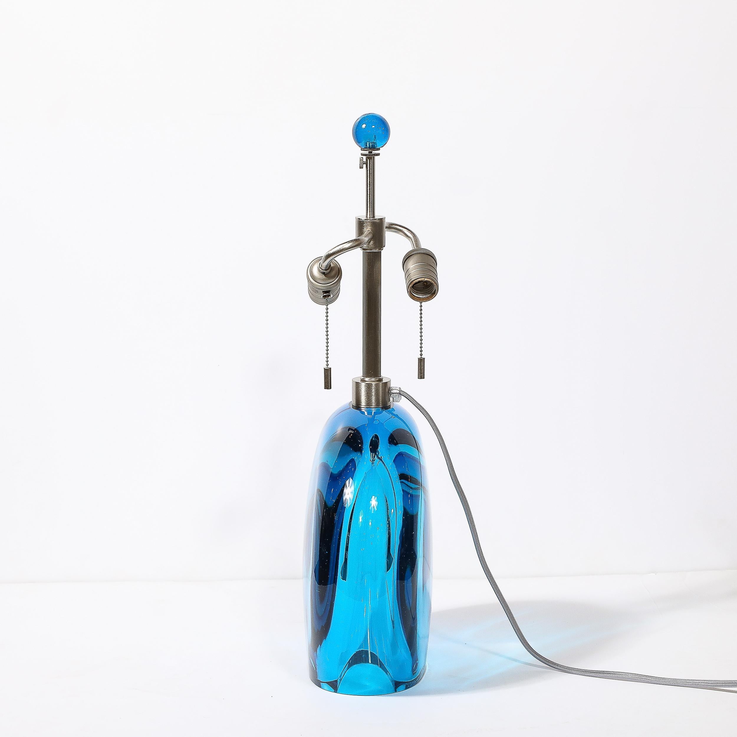 Verre de Murano Paire de lampes de bureau modernistes en verre de Murano bleu cobalt soufflé à la main en vente