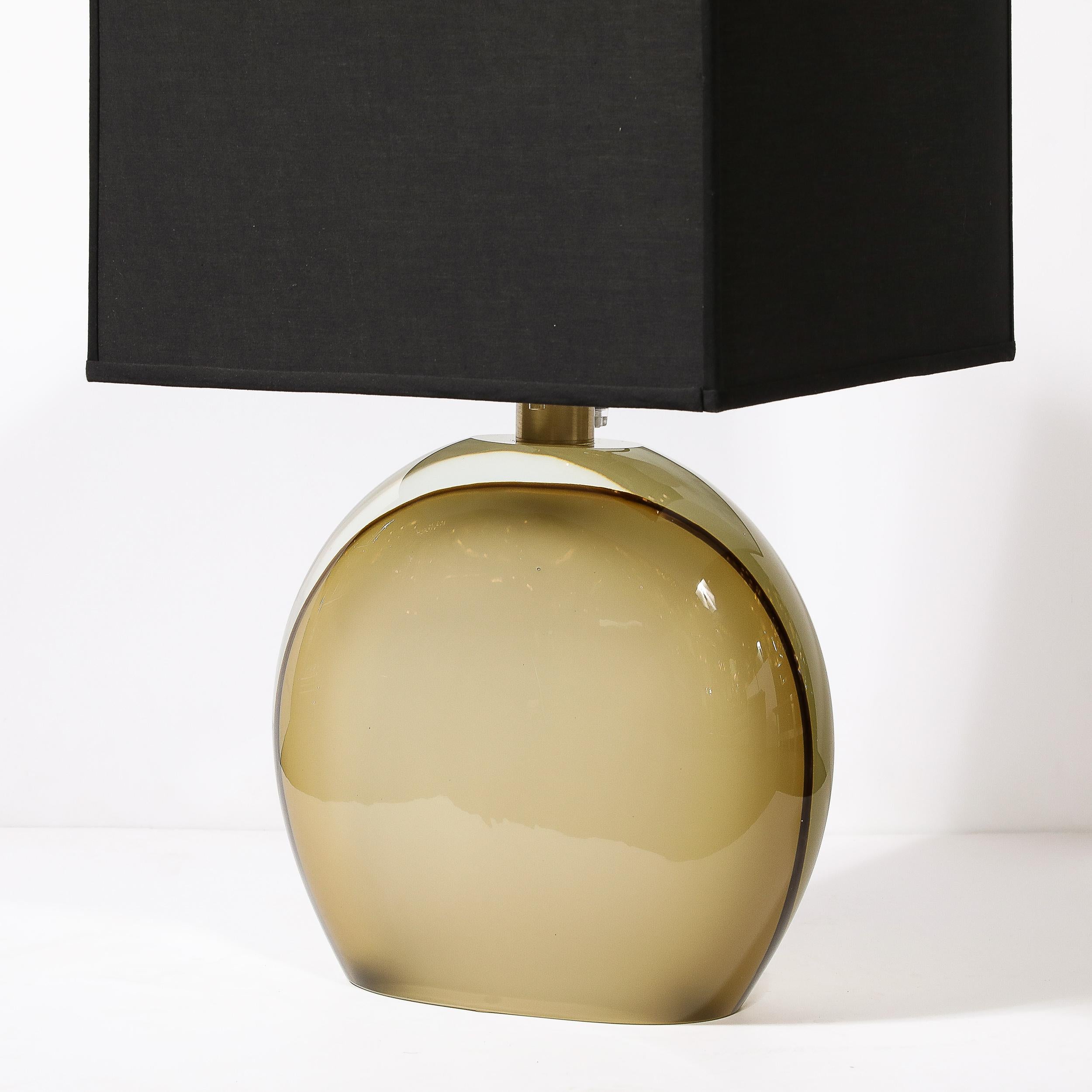 Paire de lampes de bureau modernistes en verre de Murano soufflé à la main et dépoli ambre pâle Neuf - En vente à New York, NY