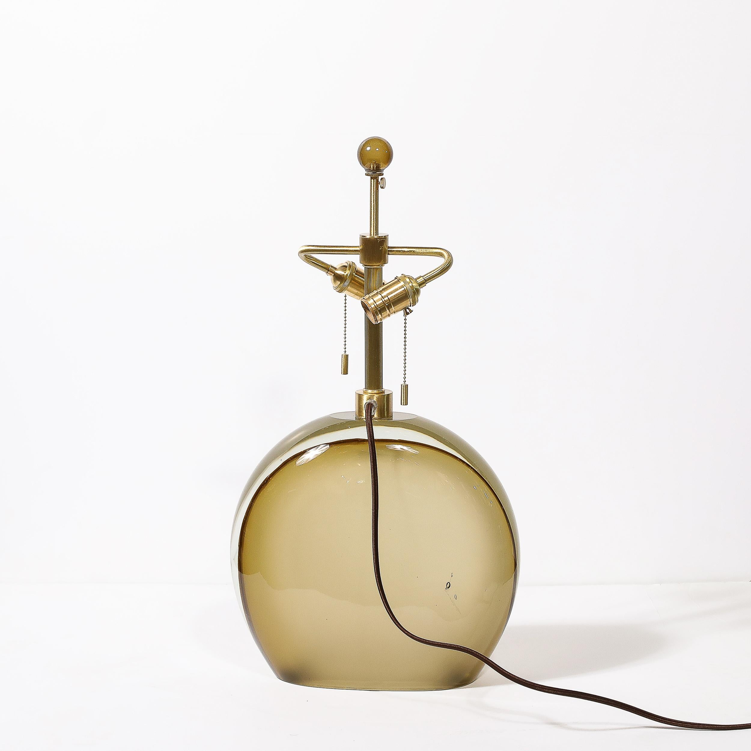 Paire de lampes de bureau modernistes en verre de Murano soufflé à la main et dépoli ambre pâle en vente 1