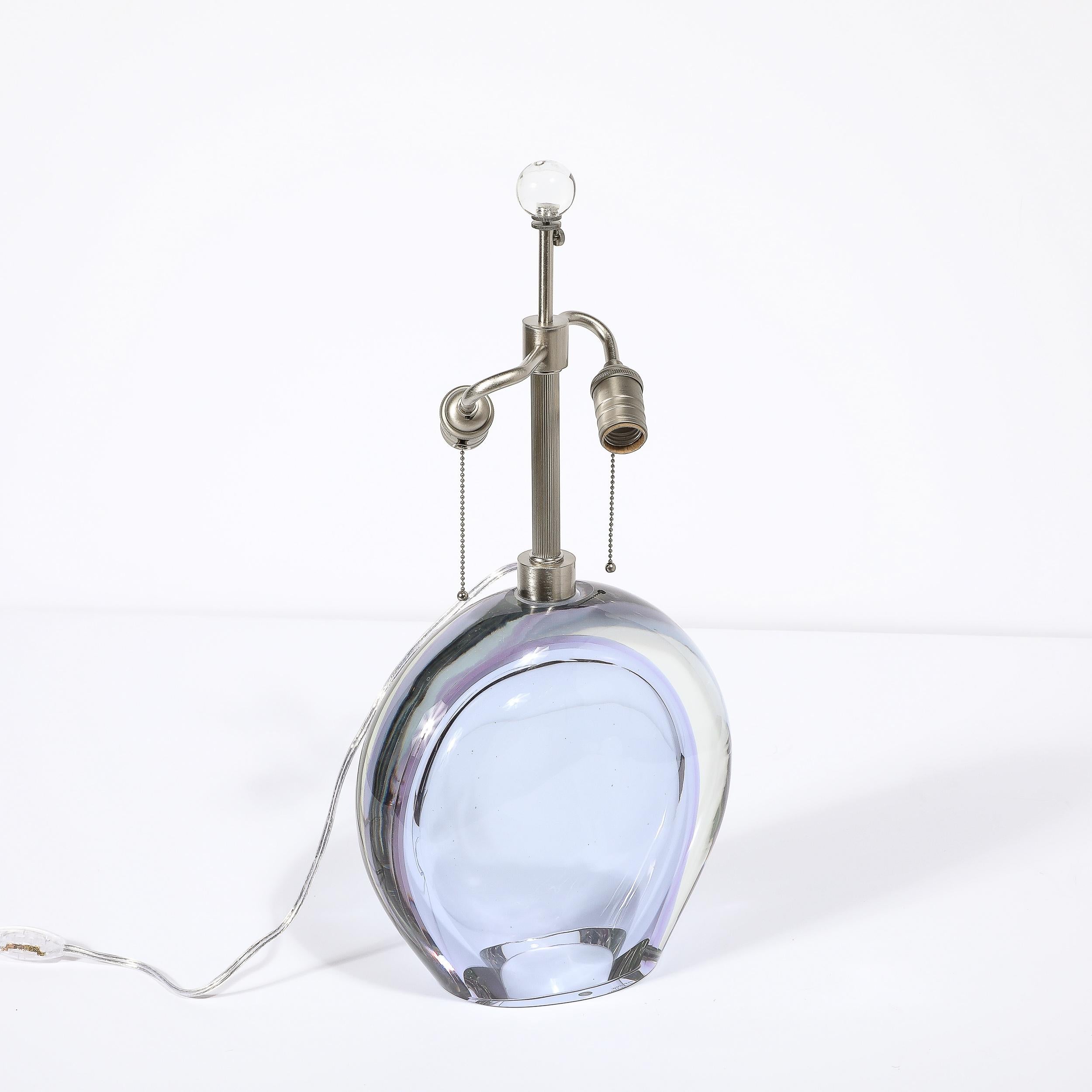 Paire de lampes de bureau modernistes en verre de Murano soufflé à la main, de couleur lavande pâle et nickel 7