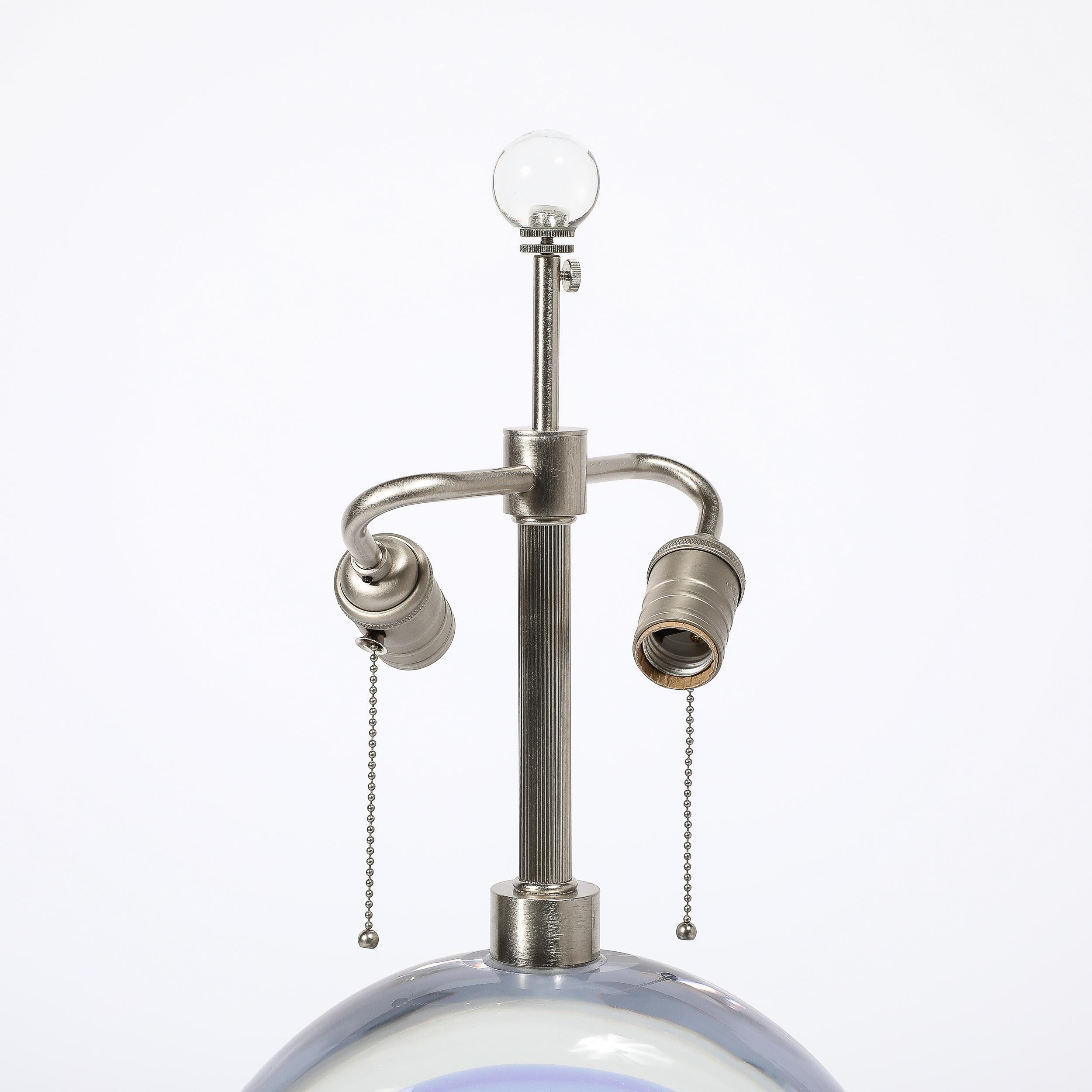 Zwei modernistische mundgeblasene Murano-Tischlampen aus blassem Lavendelglas und Nickel (Muranoglas)