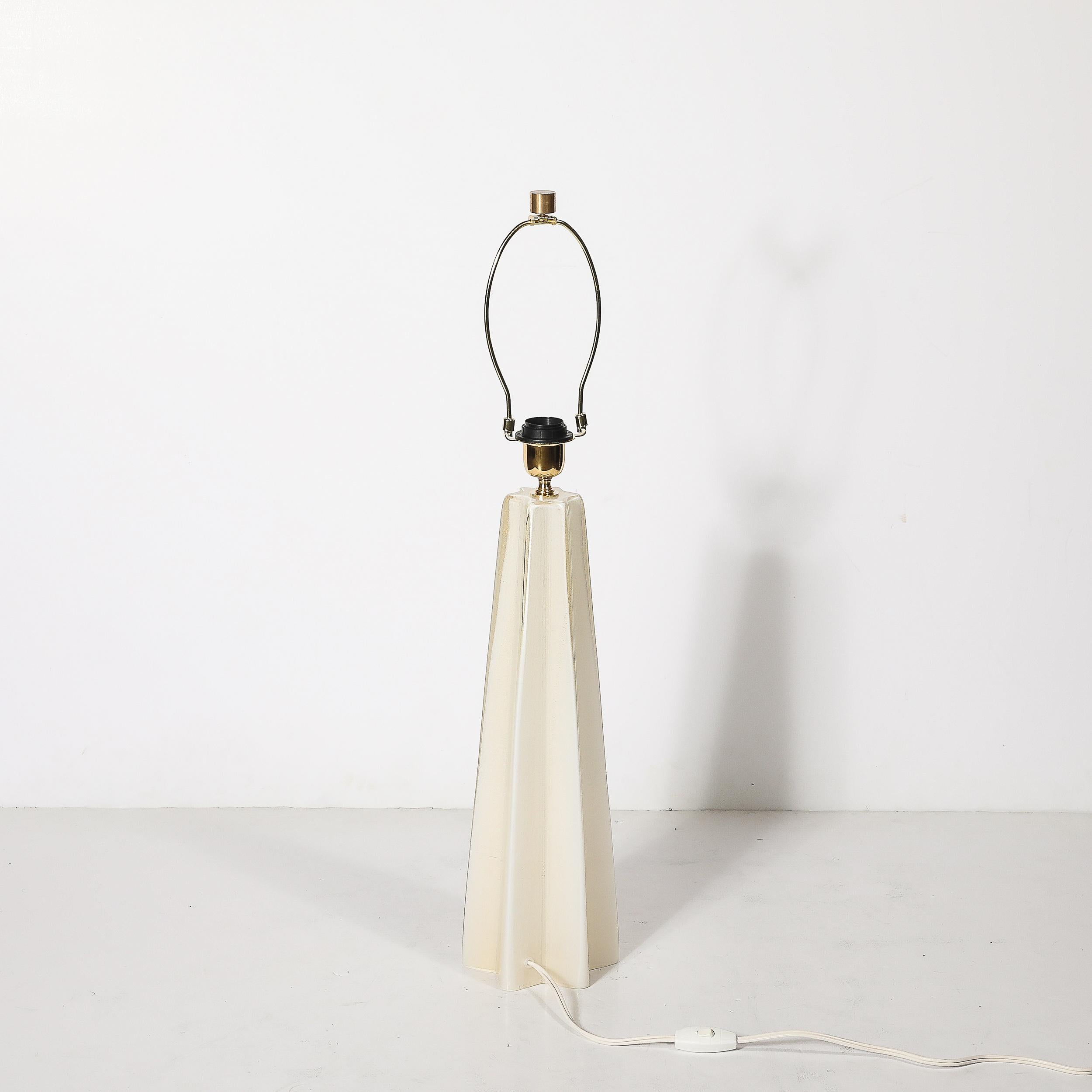 Paar modernistische mundgeblasene Murano Perlglanz skulpturale X-Form Tischlampen im Angebot 7