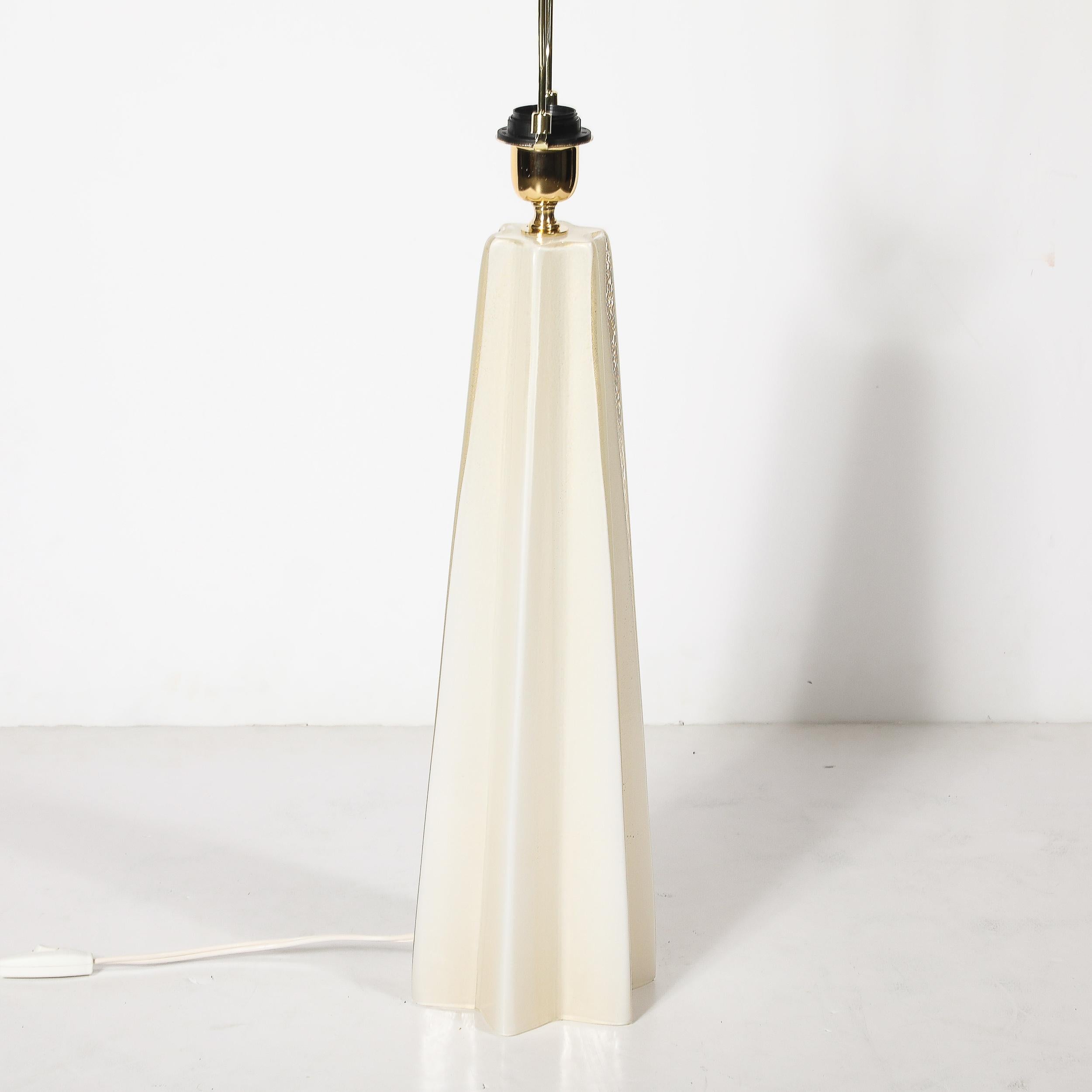 Paar modernistische mundgeblasene Murano Perlglanz skulpturale X-Form Tischlampen im Angebot 9