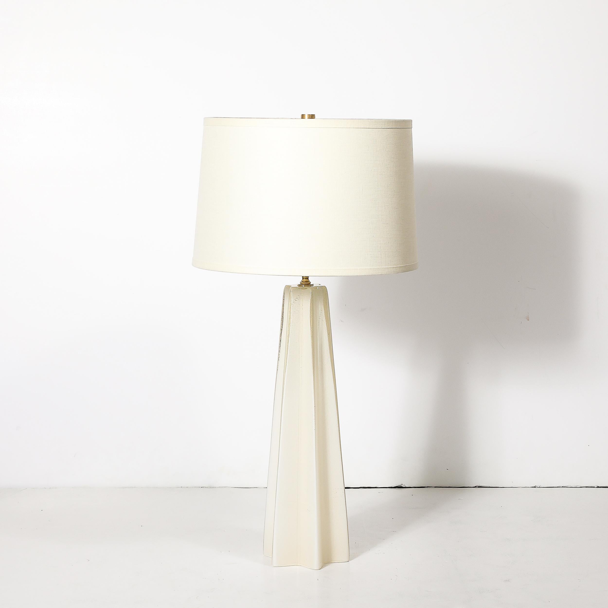 Paar modernistische mundgeblasene Murano Perlglanz skulpturale X-Form Tischlampen (Moderne) im Angebot