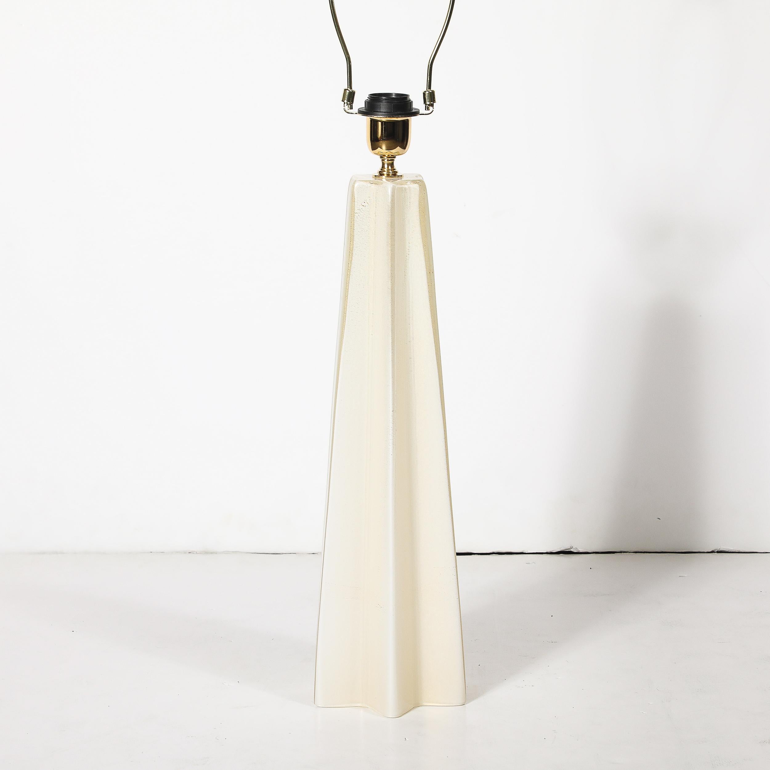 Paar modernistische mundgeblasene Murano Perlglanz skulpturale X-Form Tischlampen im Angebot 1