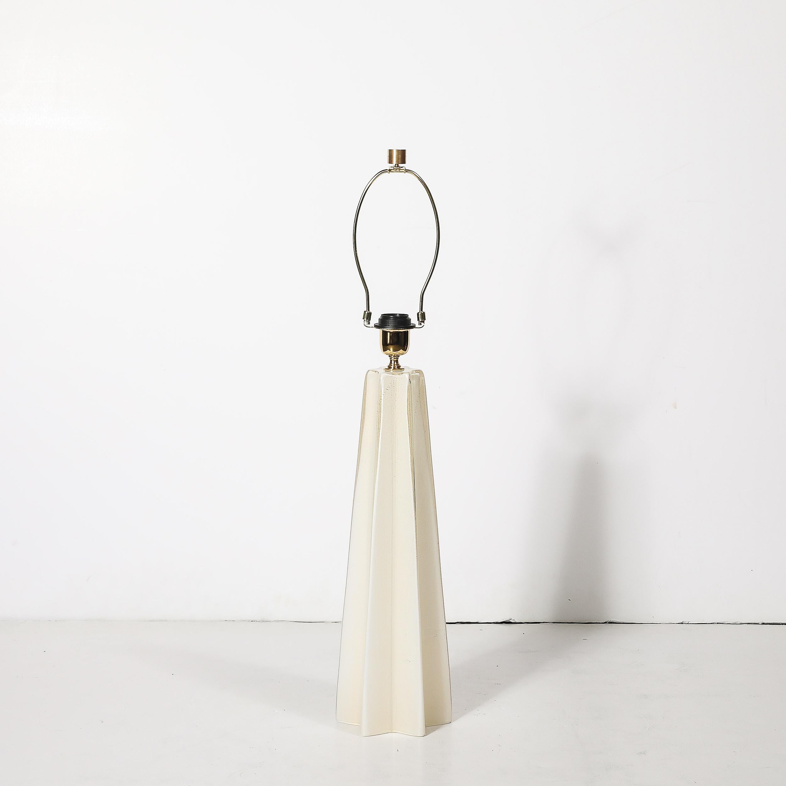 Paar modernistische mundgeblasene Murano Perlglanz skulpturale X-Form Tischlampen im Angebot 2