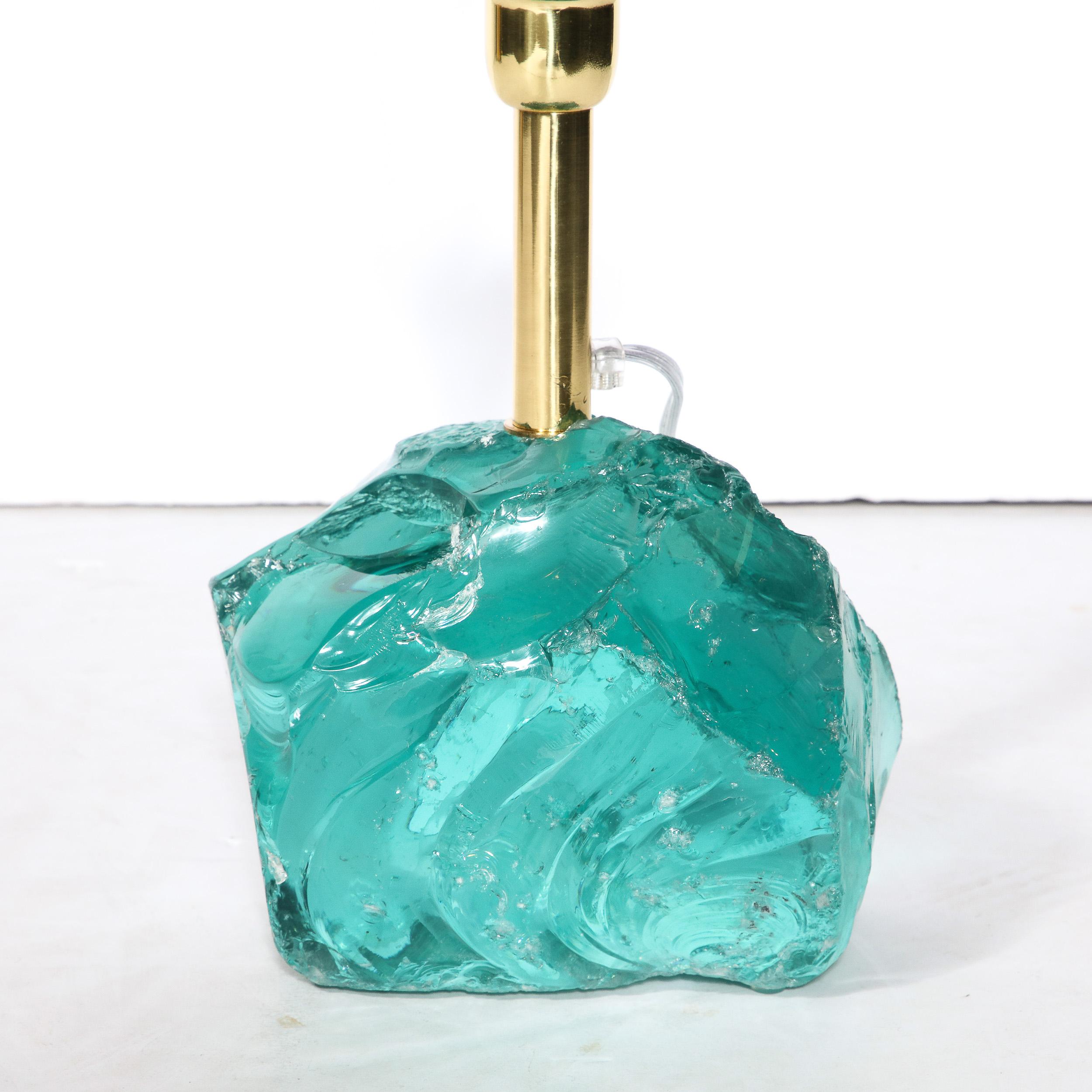 Pareja de lámparas de sobremesa modernistas de cristal de Murano tallado a mano en color aguamarina en venta 2