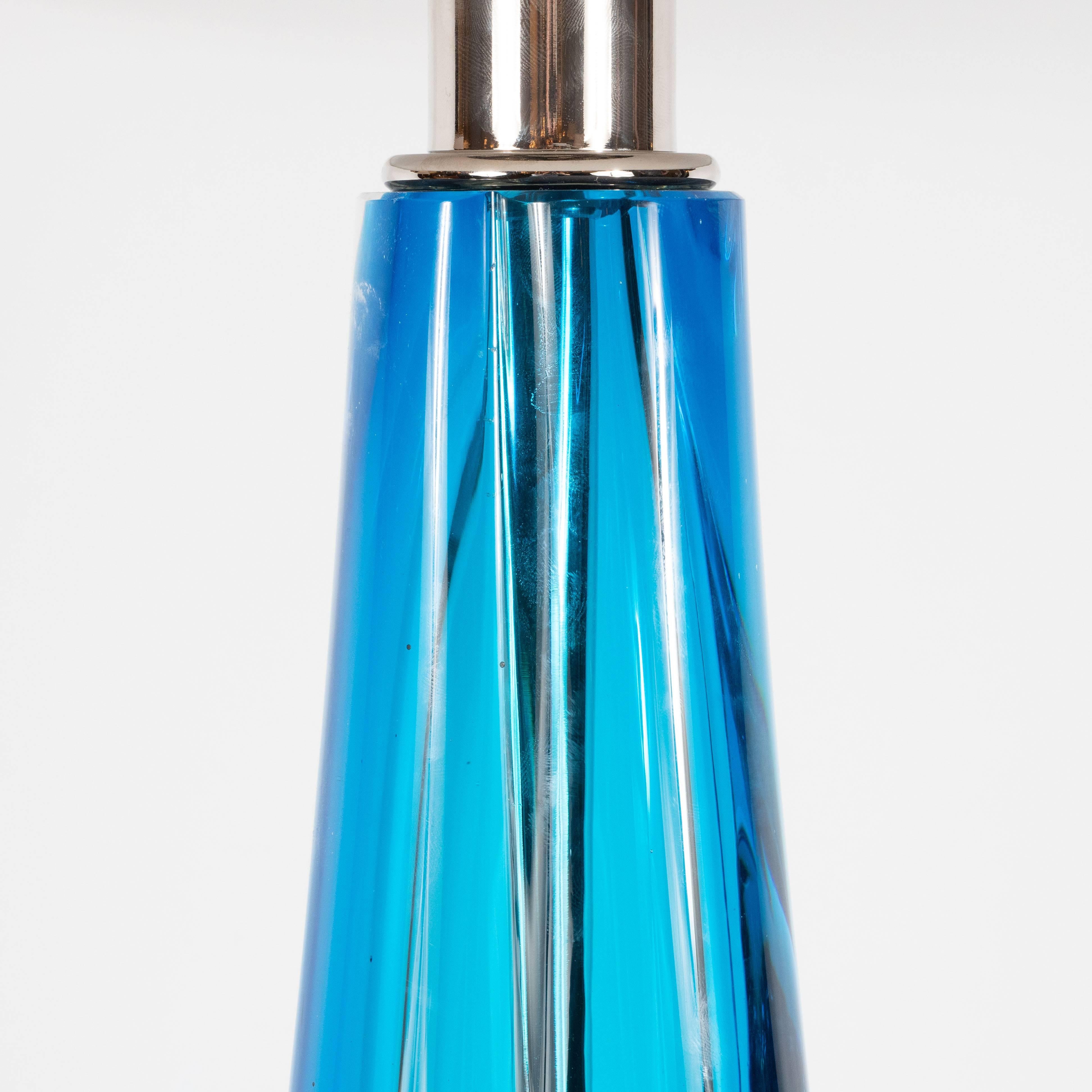 Paire de lampes de bureau modernistes en verre de Murano soufflé à la main, saphir pâle et transparent Neuf - En vente à New York, NY