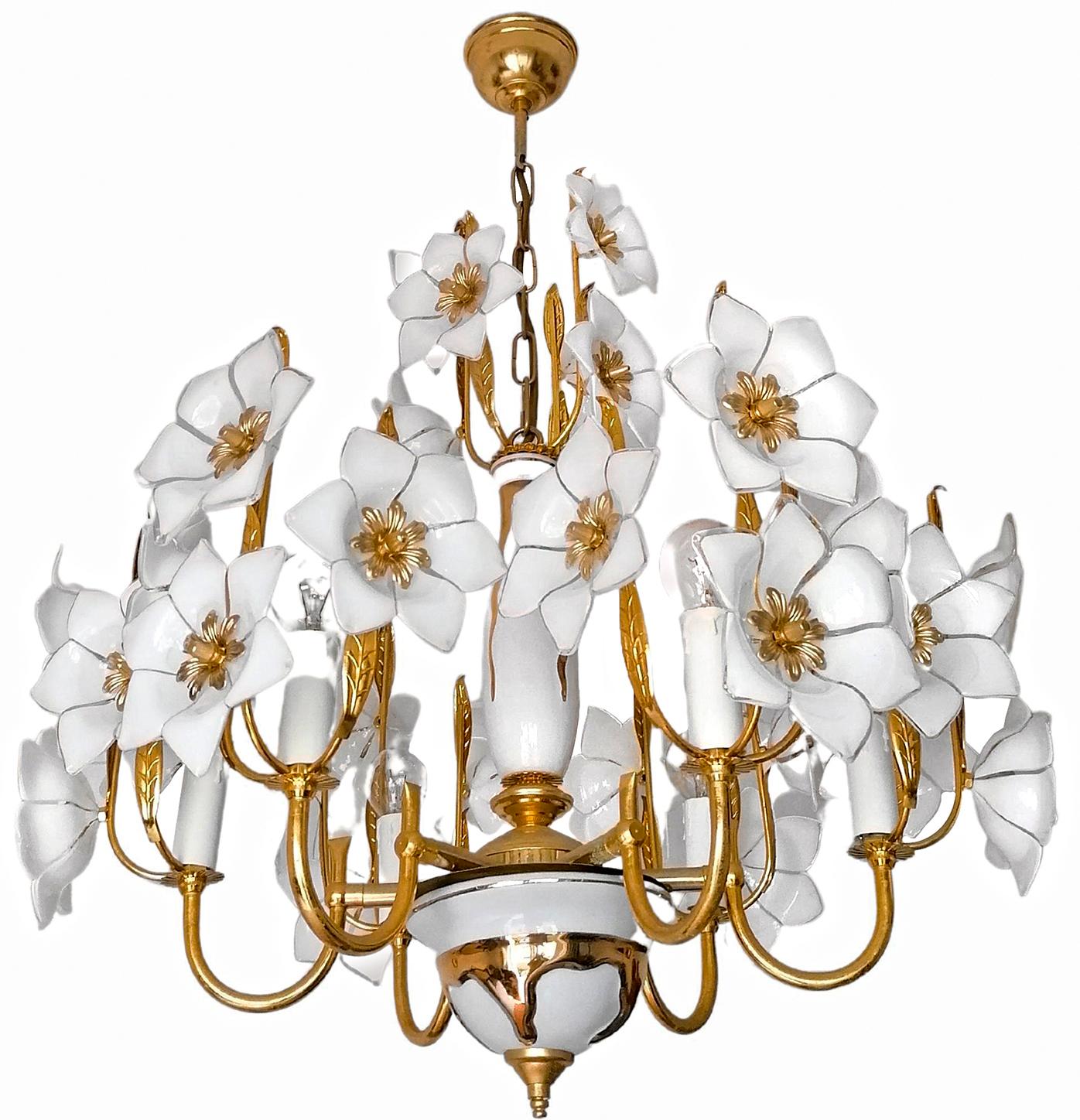 Gorgeous Pair of Italian Murano flower bouquet in the style of Venini art-glass with hand-blow white and clear glass flowers and gold-plated hand painted porcelain and brass. Price per item.

Dimensions:
Height: 30.32 in. (77 cm)
Diameter: 23.63 in.