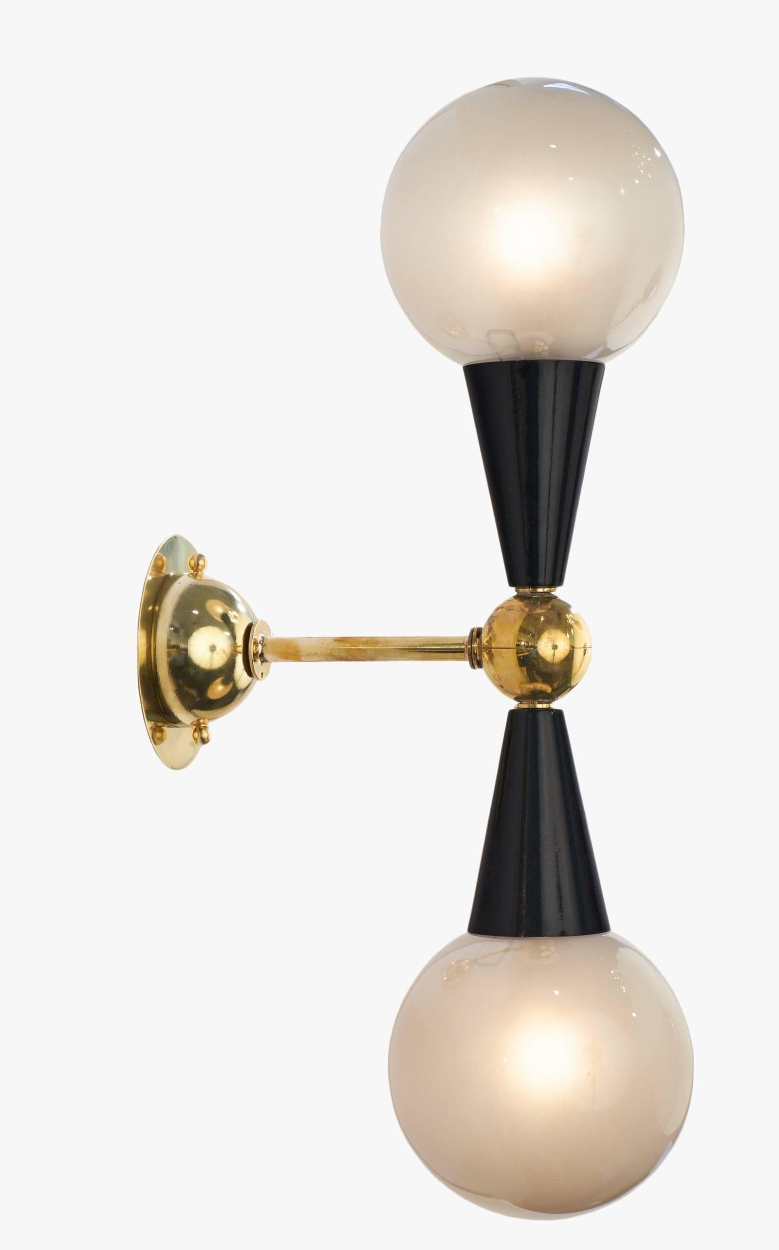 Mid-Century Modern Pair of Modernist Italian Murano Sconces For Sale