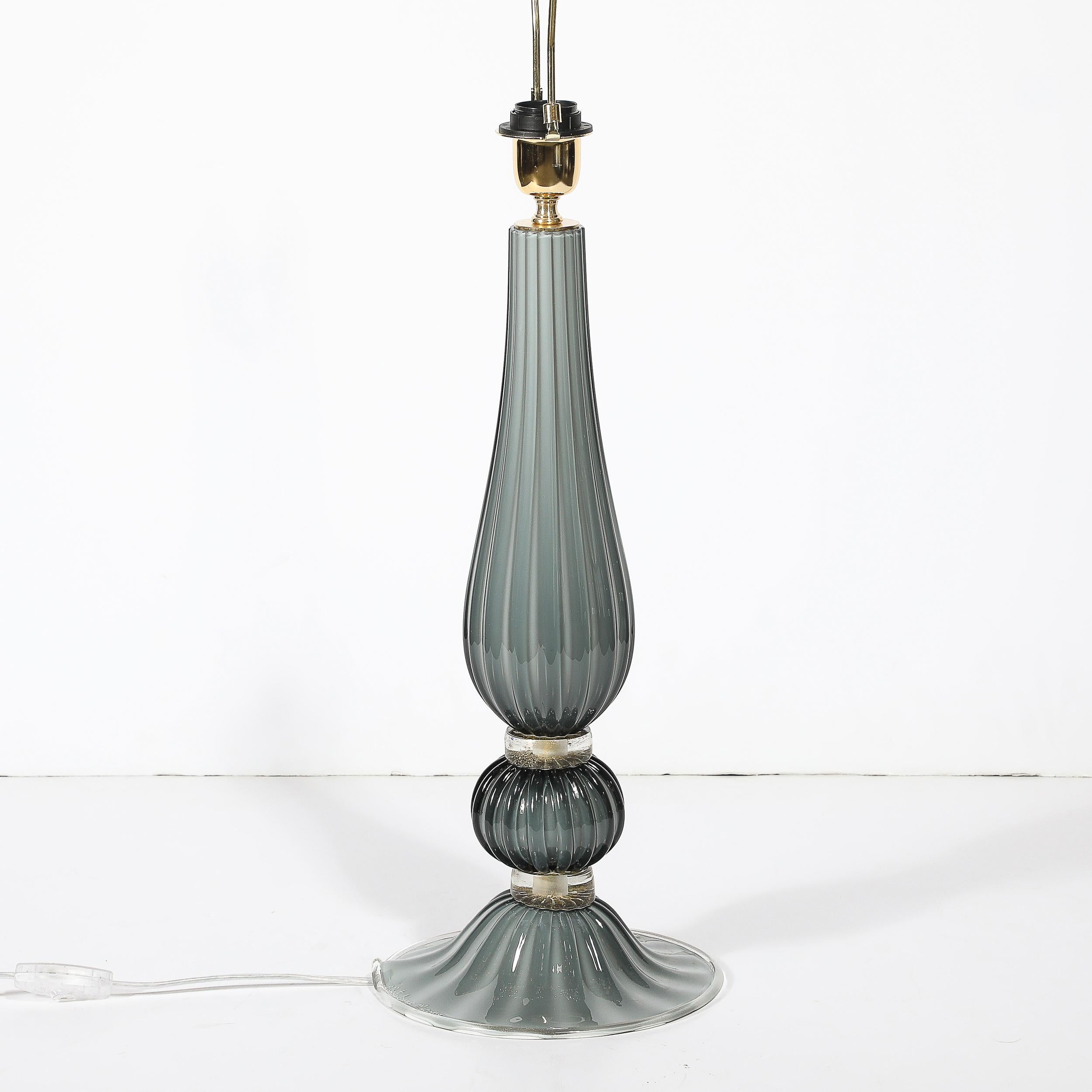 Paar modernistische Murano-Glas-Tischlampen in Flintgrau mit 24-karätigen Goldflecken im Angebot 5